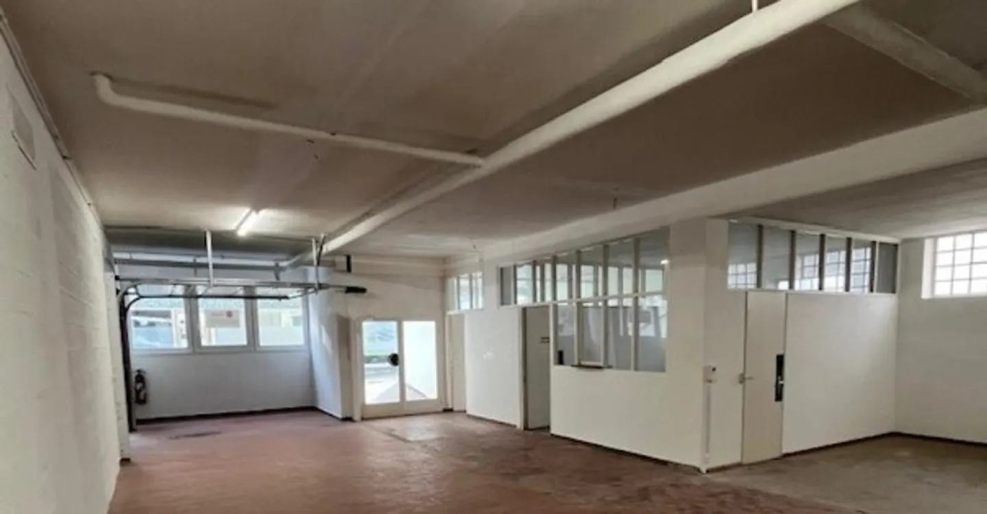 SPAZIO COMMERCIALE POLIVALENTE NEL CENTRO DI SIERRE - Foto 4 di 6