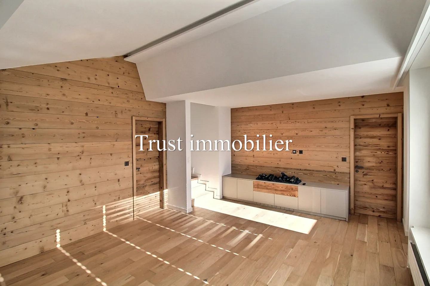 Dachgeschosswohnung in der Nähe des Zentrums von Montana - Foto 1 von 20