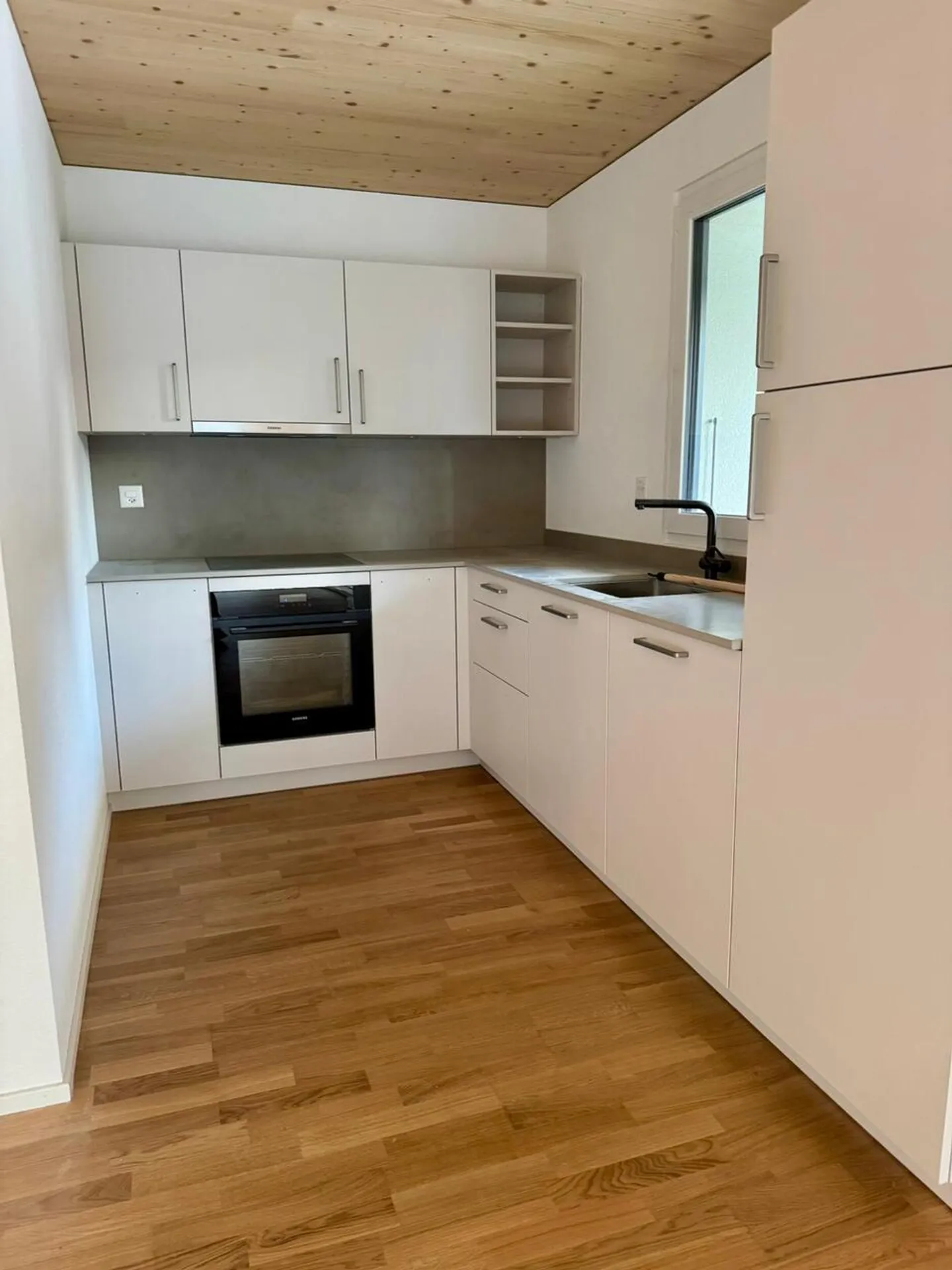 Superbe appartement neuf de 3.5p avec grand balcon à louer - Photo 2 sur 6