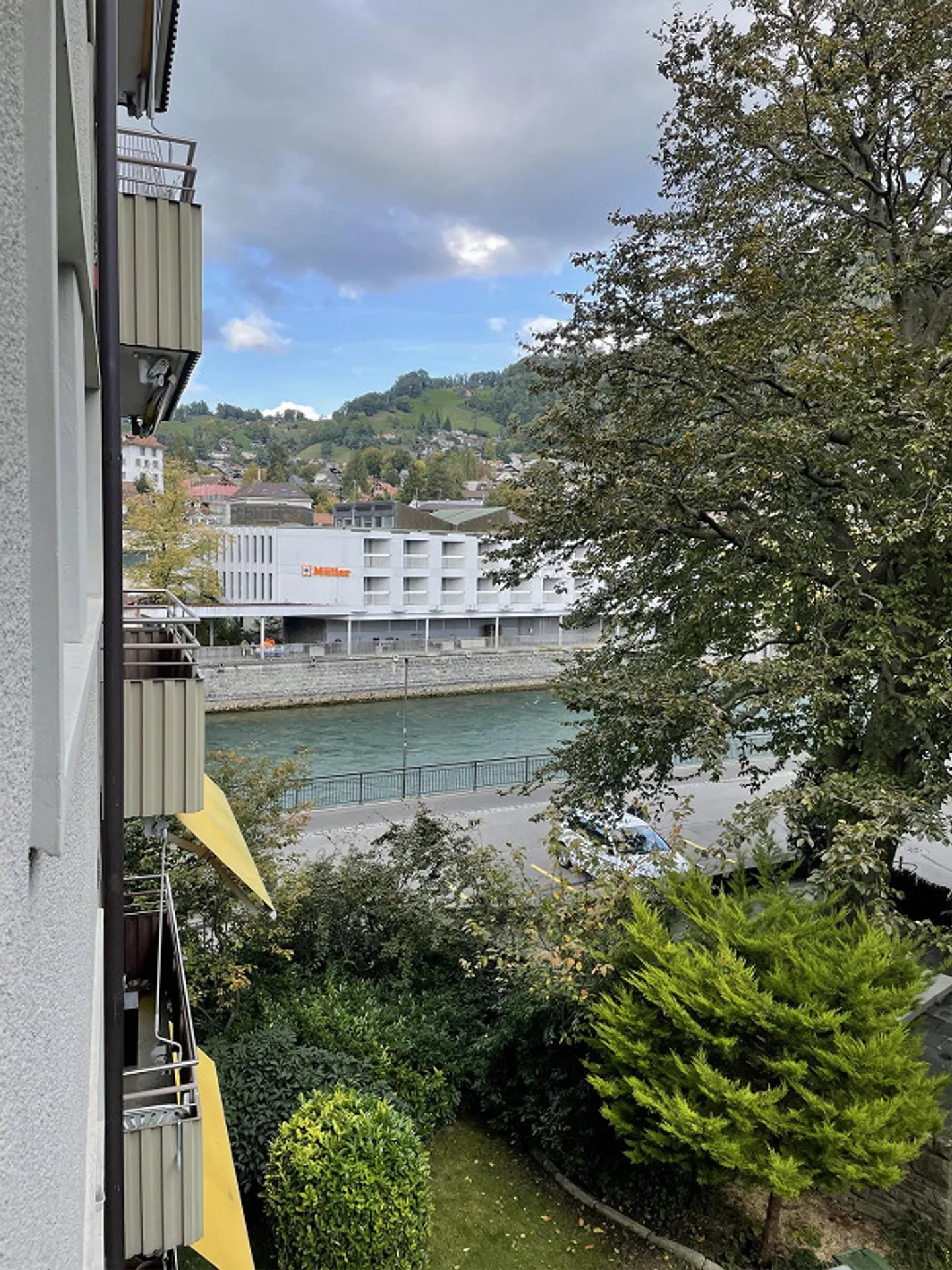 Top renovated - Aare & train station at your doorstep - WELCOME! - Photo 2 of 8