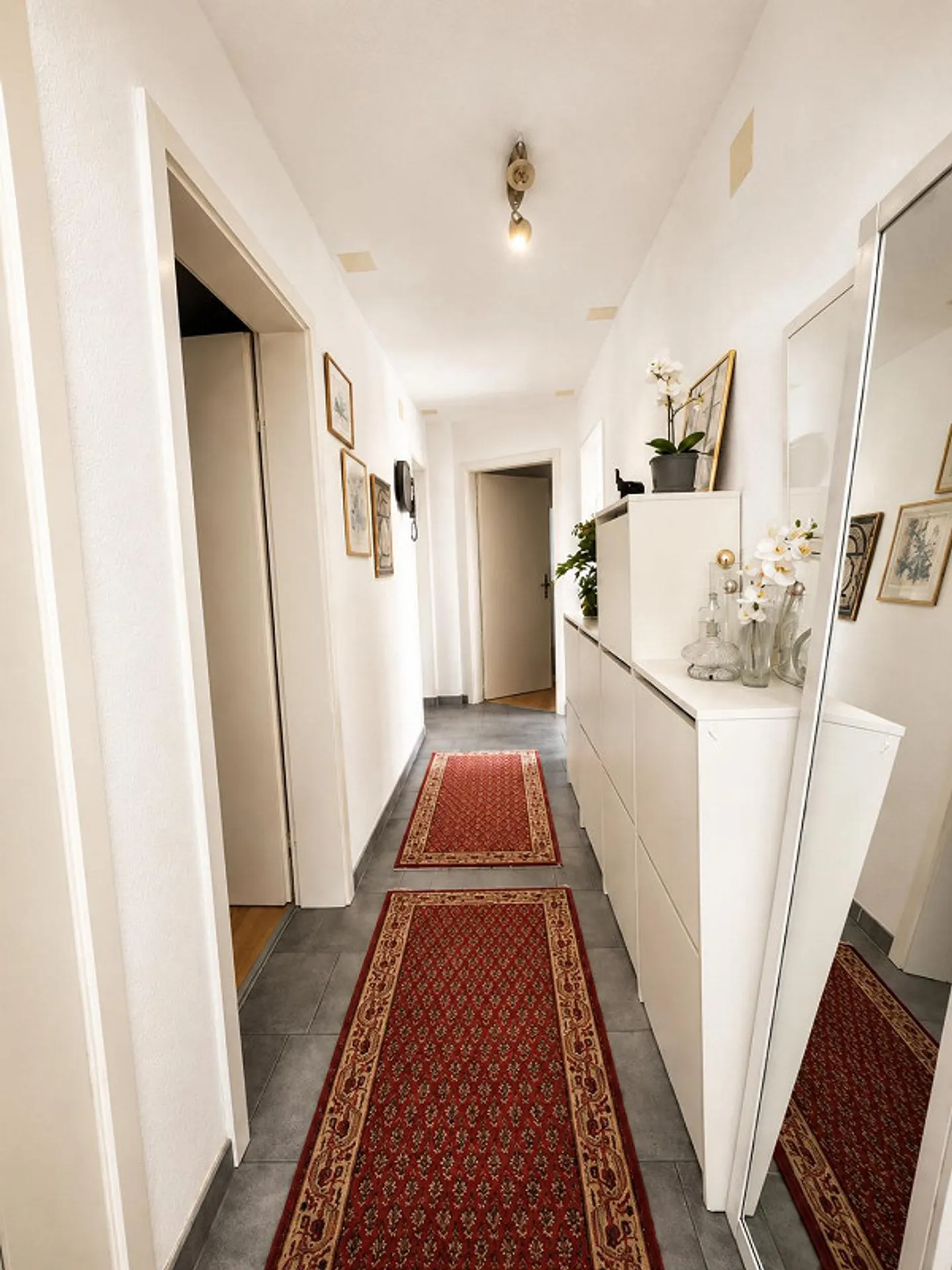 Bel appartement avec un grand potentiel dans un emplacement attrayant - Photo 3 sur 9