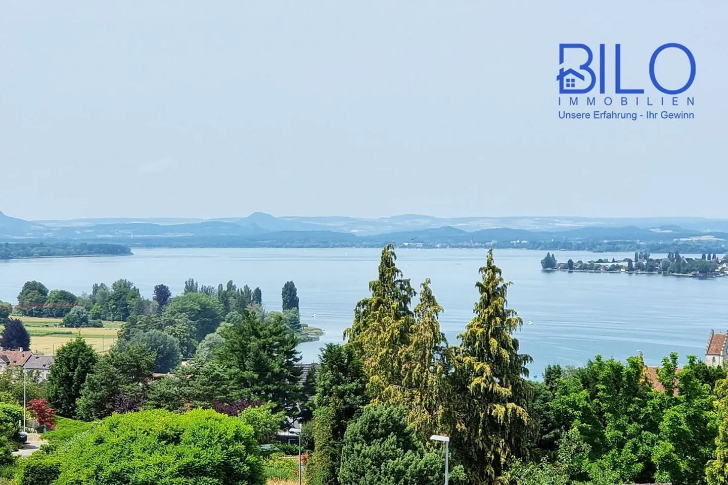Charming Property with Lake Views - Photo 3 of 5