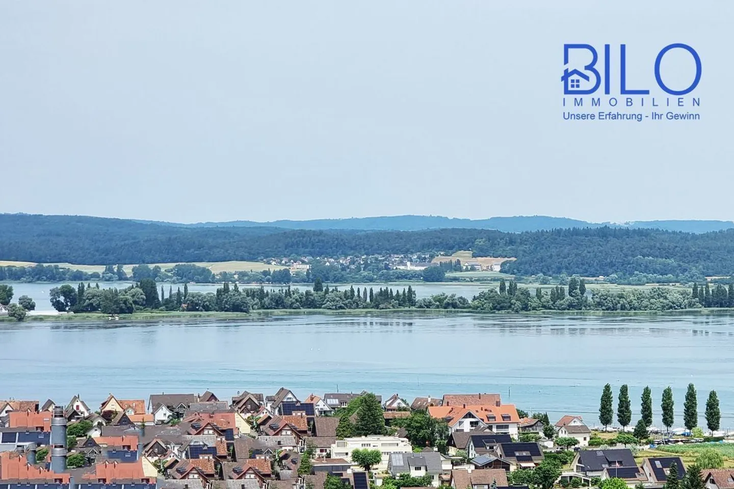 Charming Property with Lake Views - Photo 4 of 5