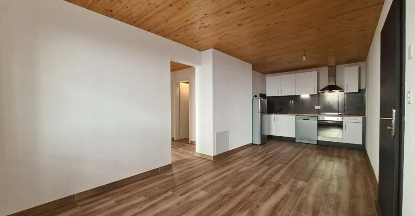 Rental building - Photo 6 of 12