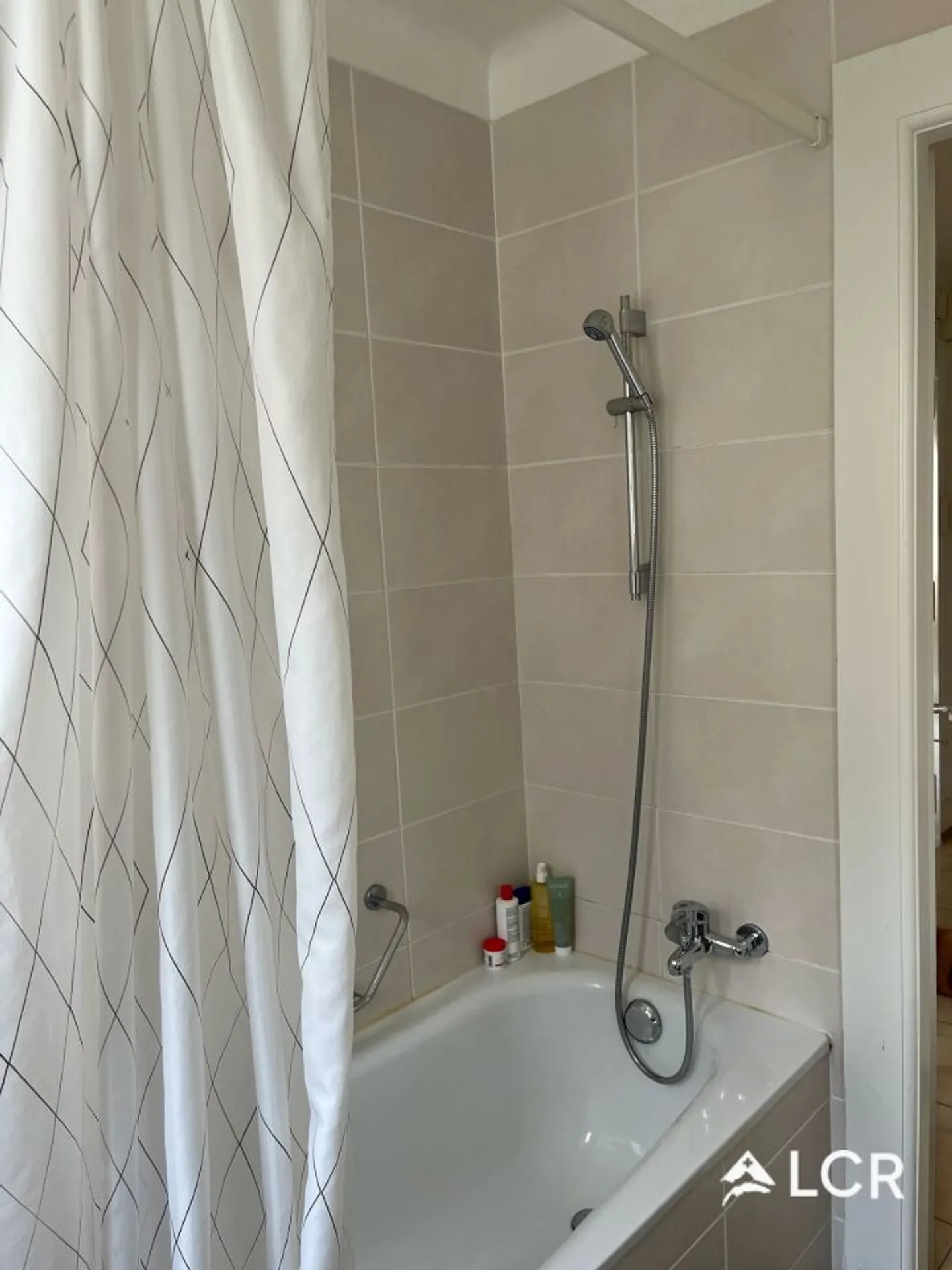 Beautiful 2.5 room apartment in Lausanne / 1 bedroom / 1 bathroom / 1 balcony / Valency park - Photo 8 of 13