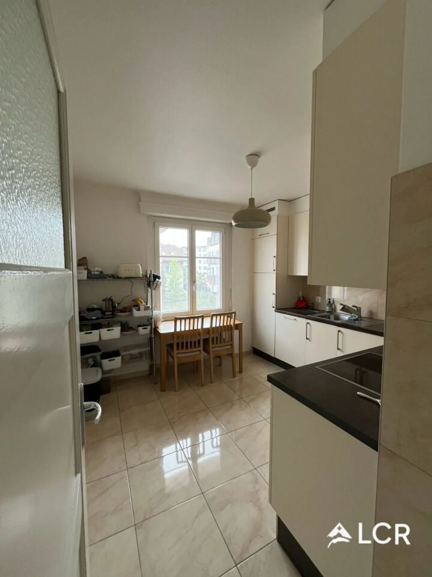 Beautiful 2.5 room apartment in Lausanne / 1 bedroom / 1 bathroom / 1 balcony / Valency park - Photo 9 of 13
