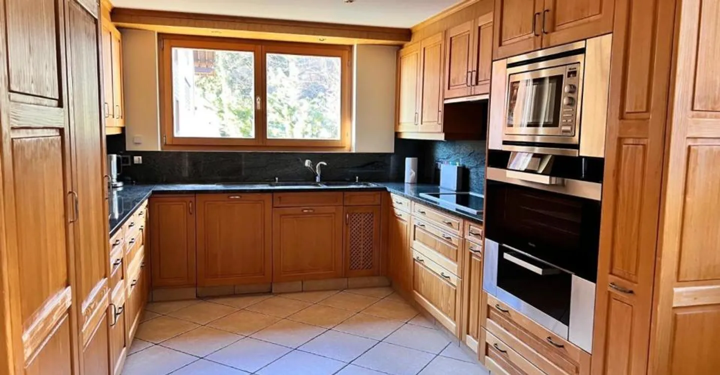 5,5-Zimmer-Wohnung mit wunderschöner 80 m2 Balkonterrasse - Foto 3 von 13