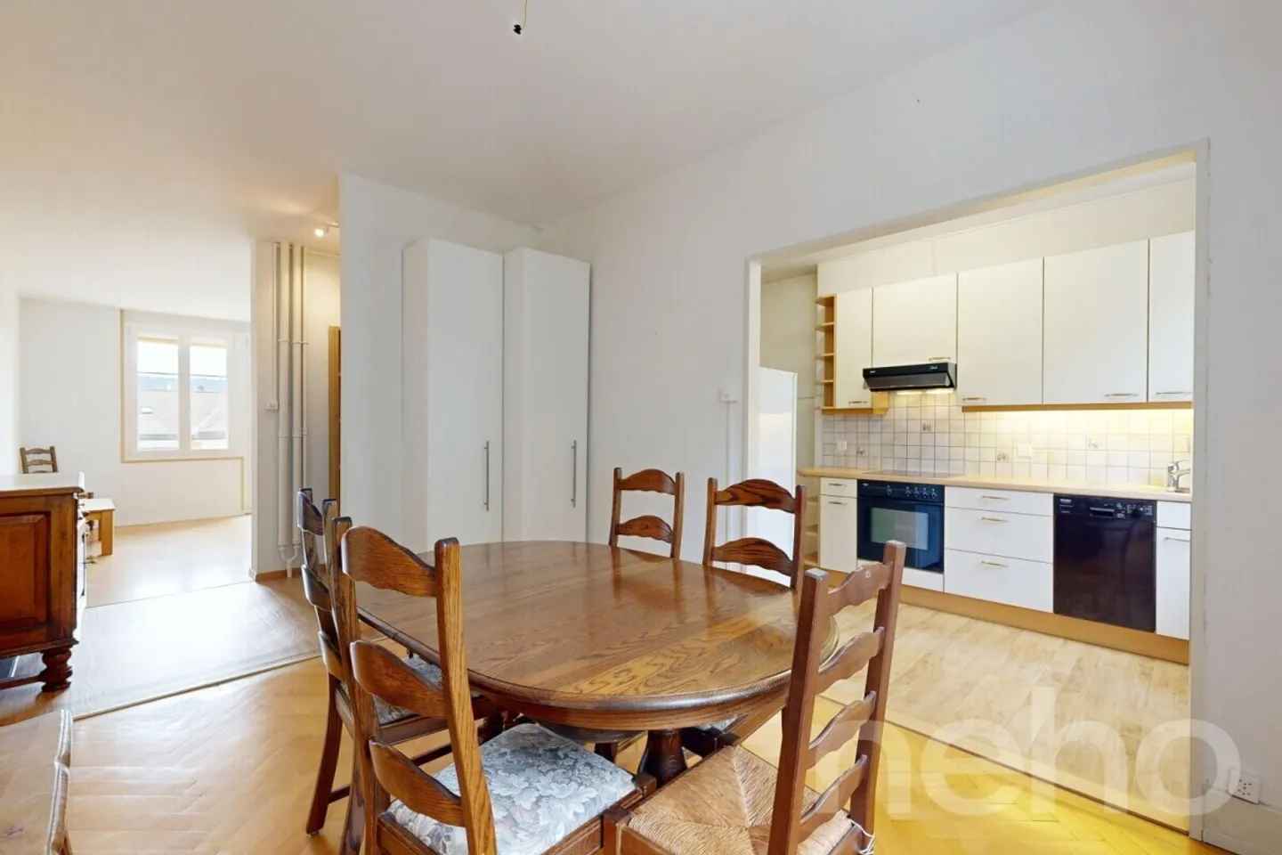 Appartamento familiare di 5,5 locali e 157 m² con camino e garage - Foto 3 di 12