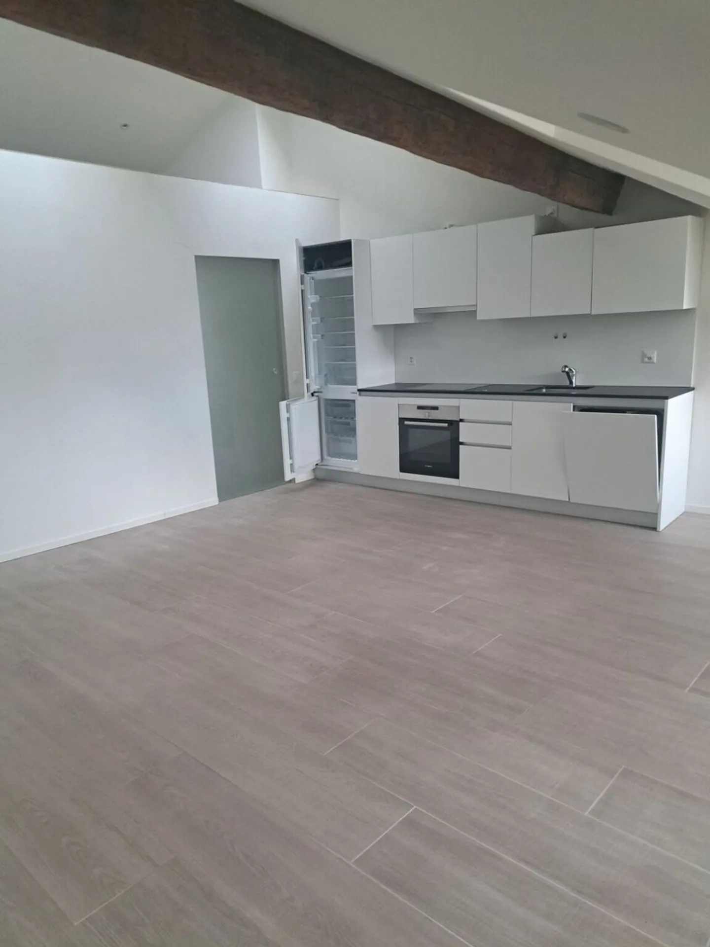 Romont 3, studio con terrazza - Foto 4 di 9