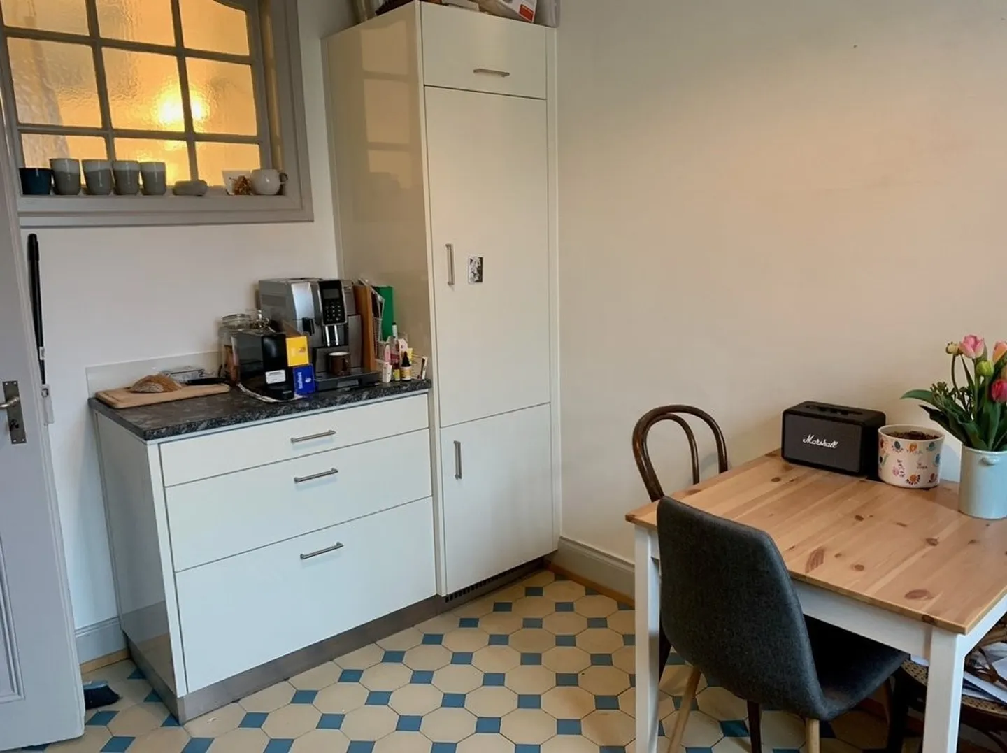 Charming old apartment in Gundeli seeks new tenants - Photo 3 of 10