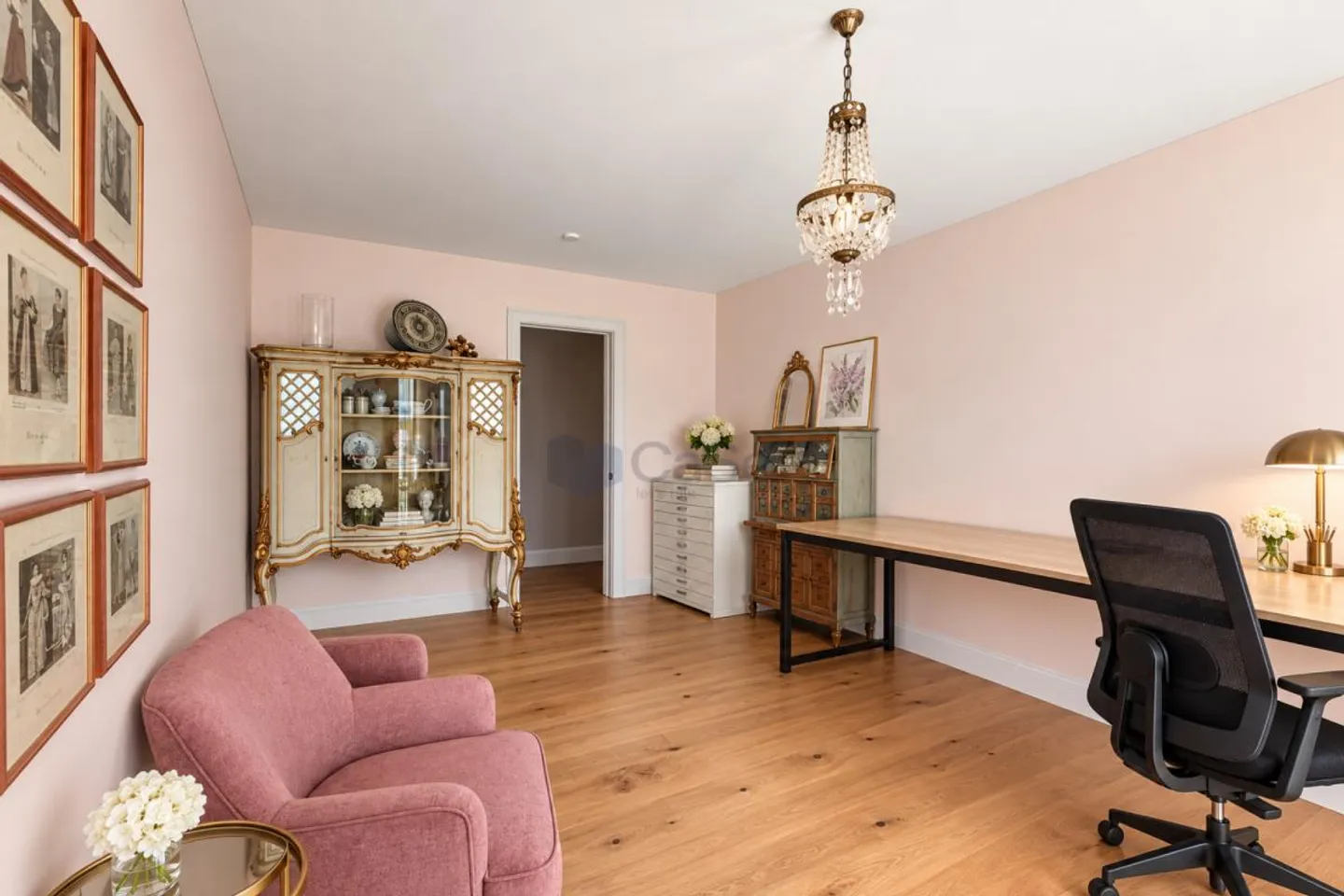 CANOBBIO - 4.5-ROOM APARTMENT, HIGH-QUALITY EQUIPMENT, TERRACE WITH LAKE VIEW AND PRIVATE GARDEN IN A UNIQUE SOLUTION - Photo 6 of 17
