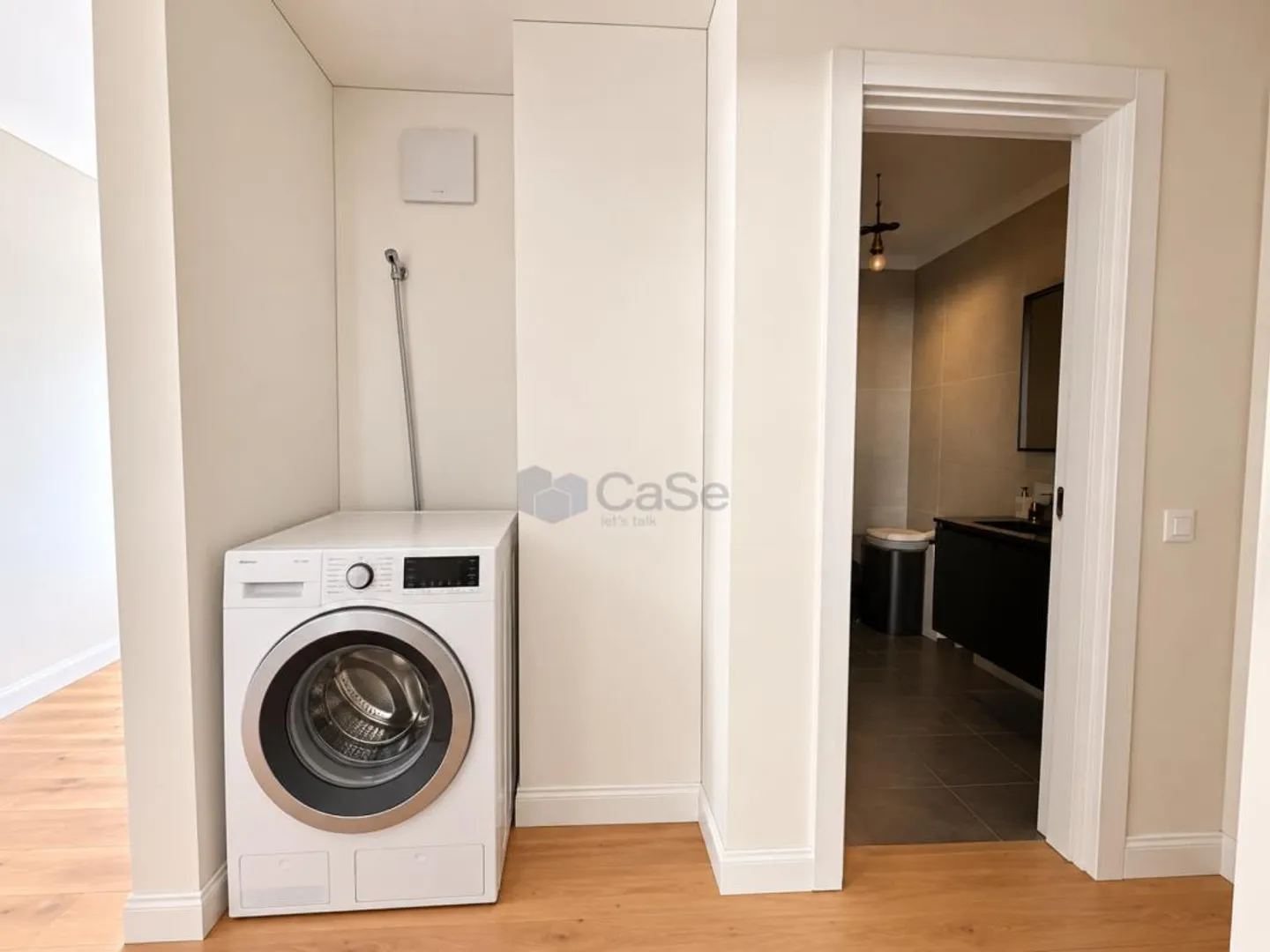 CANOBBIO - 4.5-ROOM APARTMENT, HIGH-QUALITY EQUIPMENT, TERRACE WITH LAKE VIEW AND PRIVATE GARDEN IN A UNIQUE SOLUTION - Photo 12 of 17