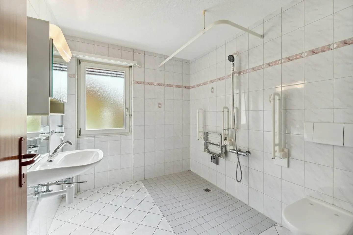 4-room apartment for people with reduced mobility - Photo 5 of 13