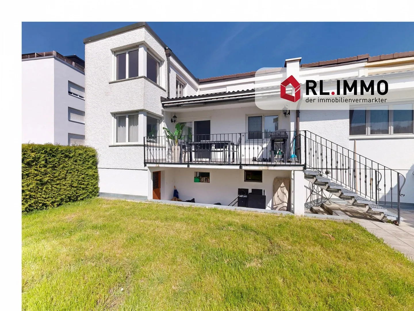 Casa bifamiliare di 6,5 stanze con giardino privato e studio - Foto 1 di 9