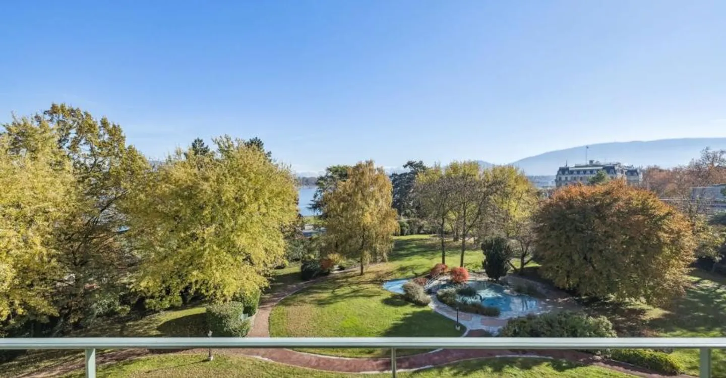 ESCLUSIVA: Magnifico appartamento di 6 locali con vista Monte Bianco e Lago - Foto 1 di 10