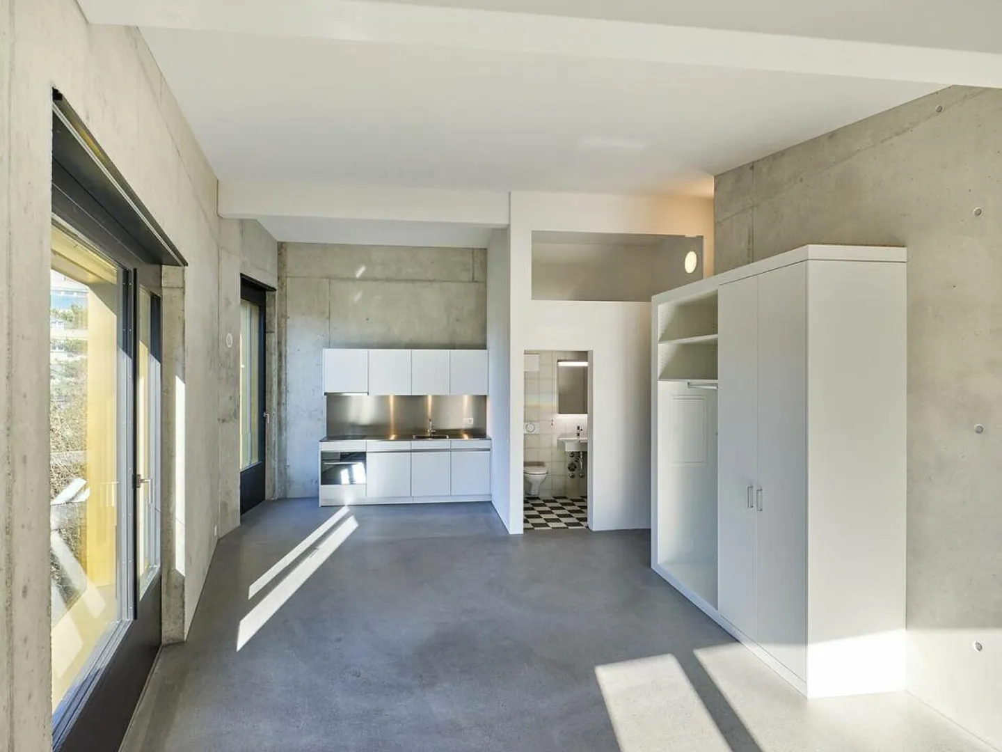 Modernes Studio im urbanen Stil - Foto 3 von 9