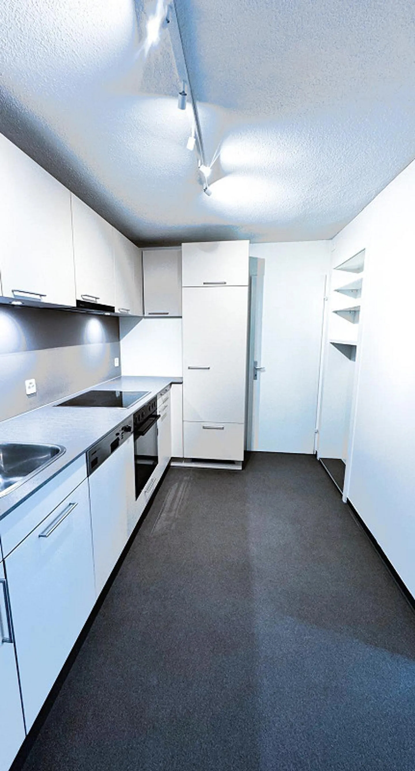 Appartamento in città di 3 stanze con balcone - Foto 1 di 9