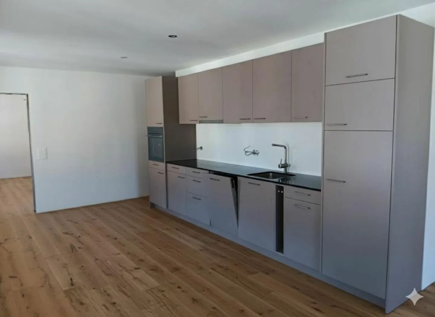 2.5 Room Apartment 202 2nd Floor - Photo 3 of 8