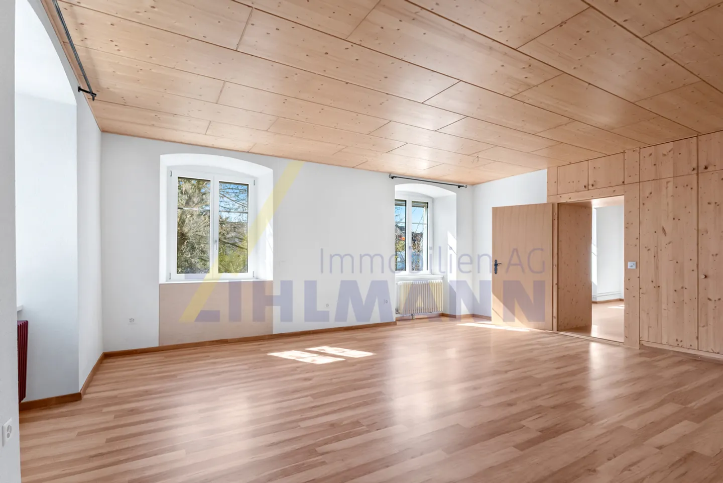 Appartamento 4.5 stanze, inclusa riserva di terreno (eventualmente allevamento di piccoli animali) - Foto 7 di 10