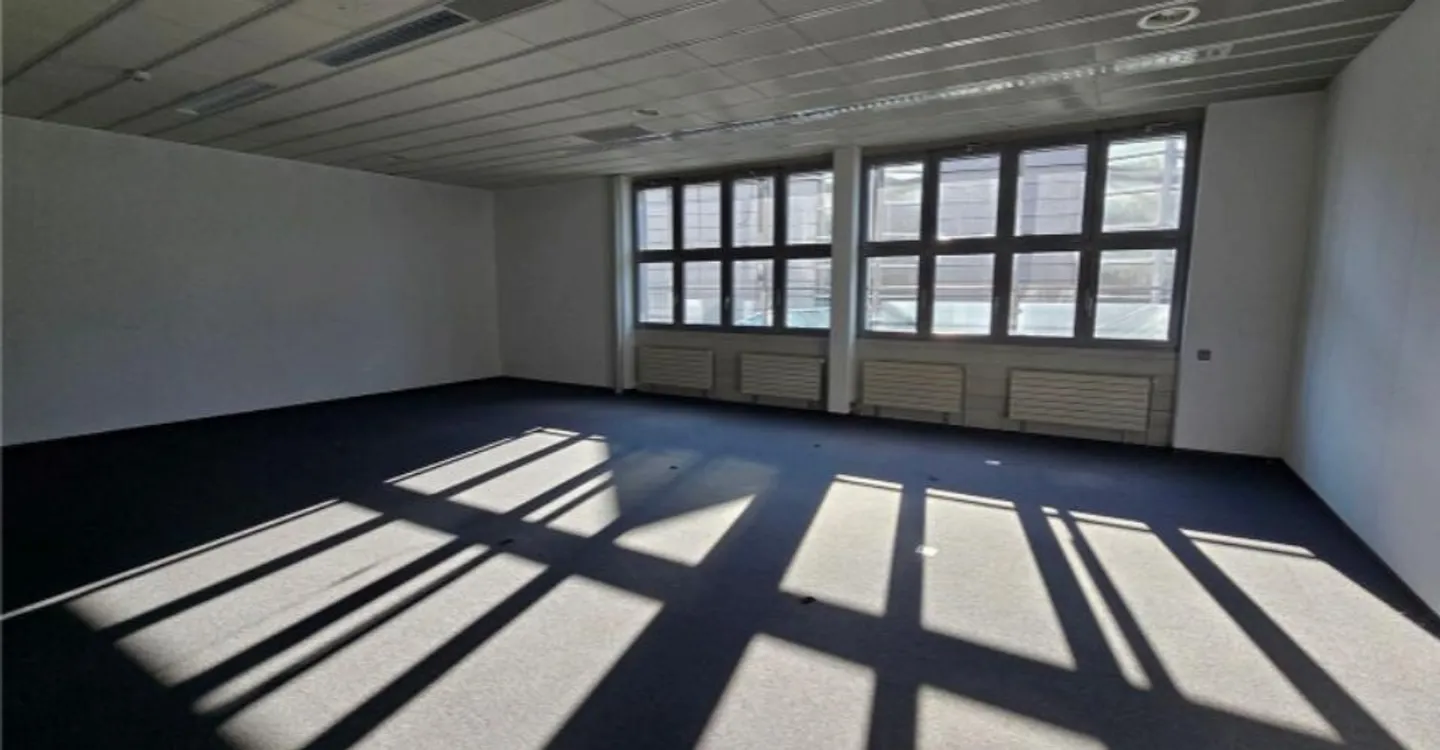 96m2 - Ufficio vicino al centro di Neuchâtel - Foto 2 di 7