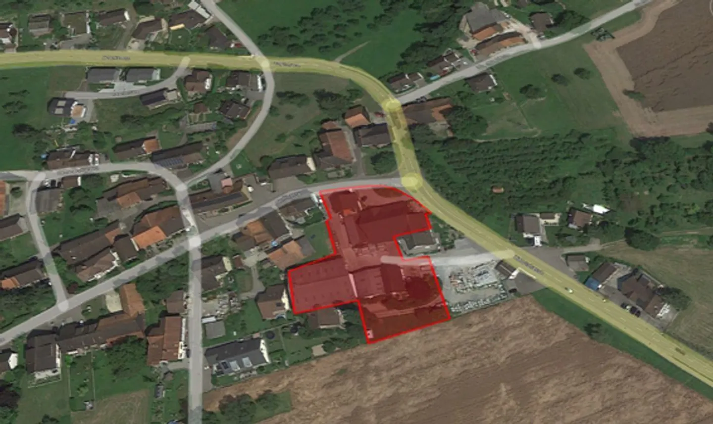 «Gewerbeliegenschaft in Zezikon» - Foto 1 von 3