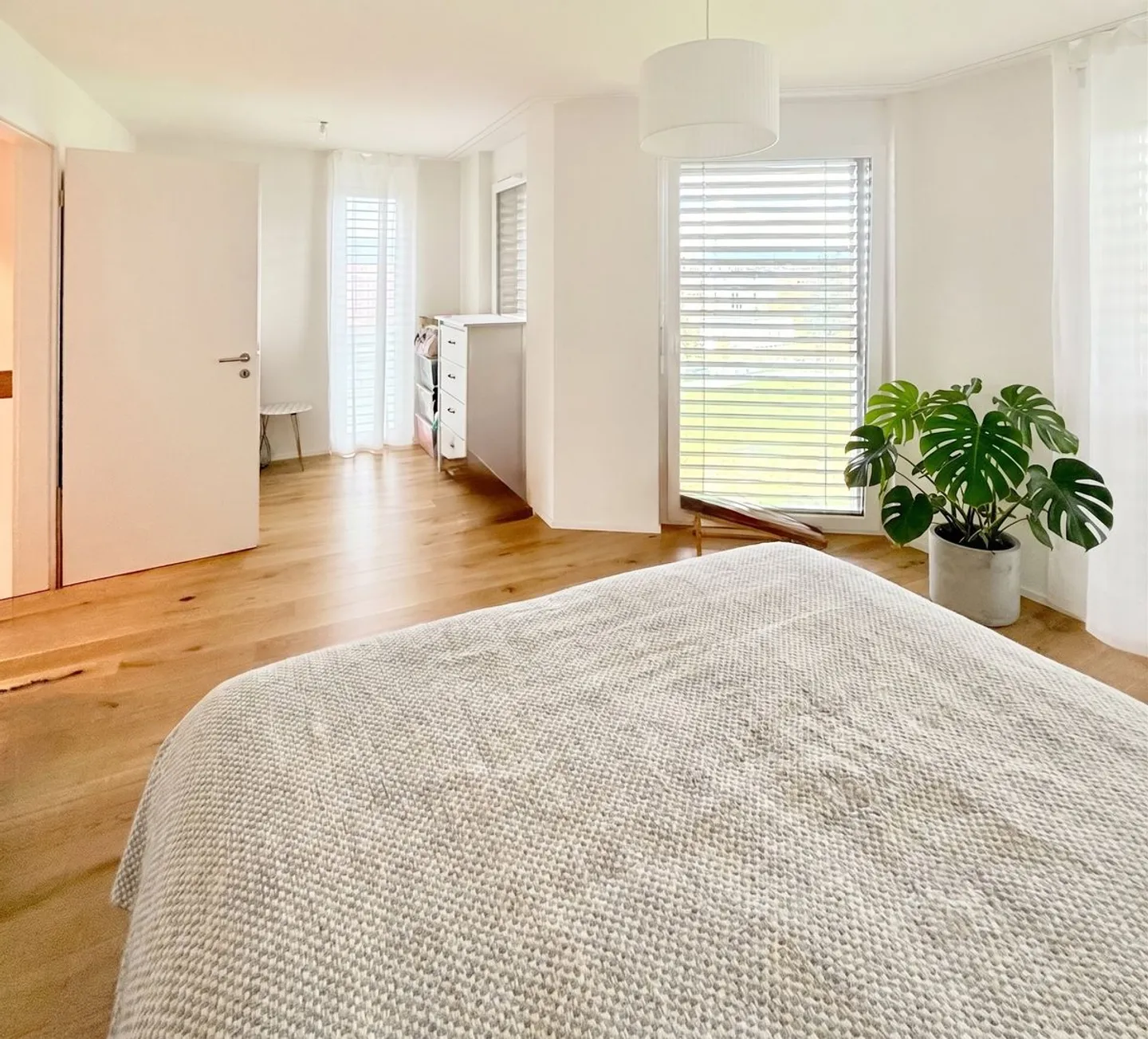 New penthouse 4.5 rooms - Minergie Eco label, terrace and exceptional brightness - Photo 6 of 11