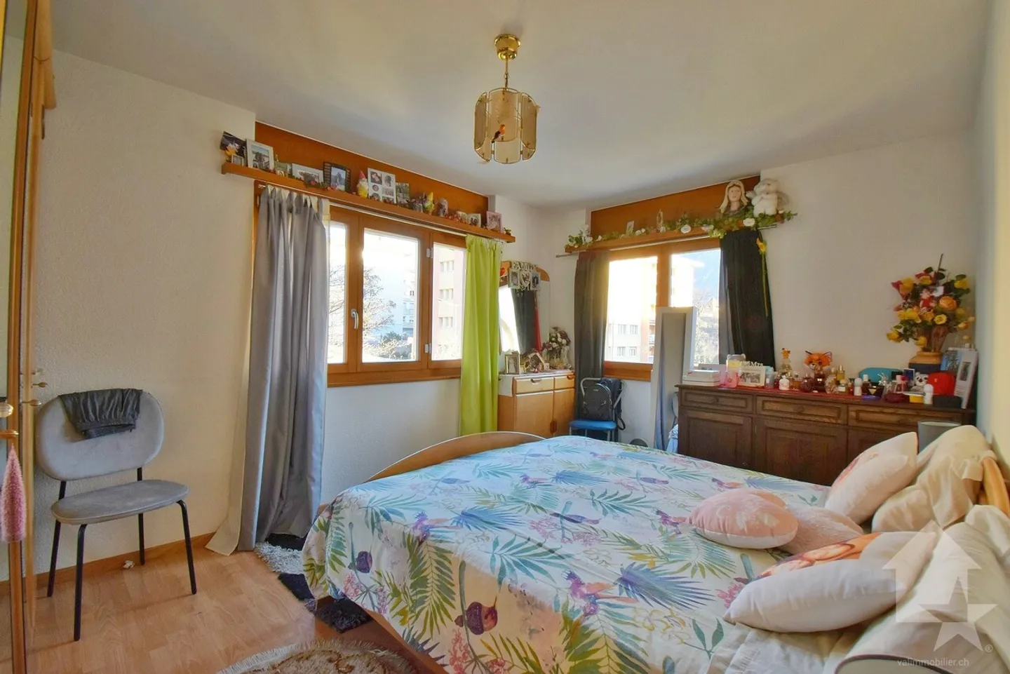 Luminoso appartamento ristrutturato di 3,5 locali con un posto auto interno - Foto 8 di 11