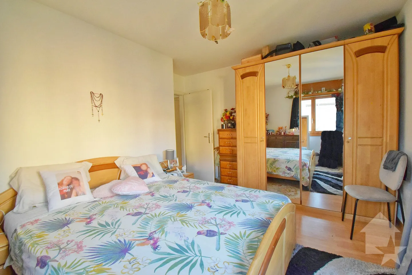 Luminoso appartamento ristrutturato di 3,5 locali con un posto auto interno - Foto 9 di 11