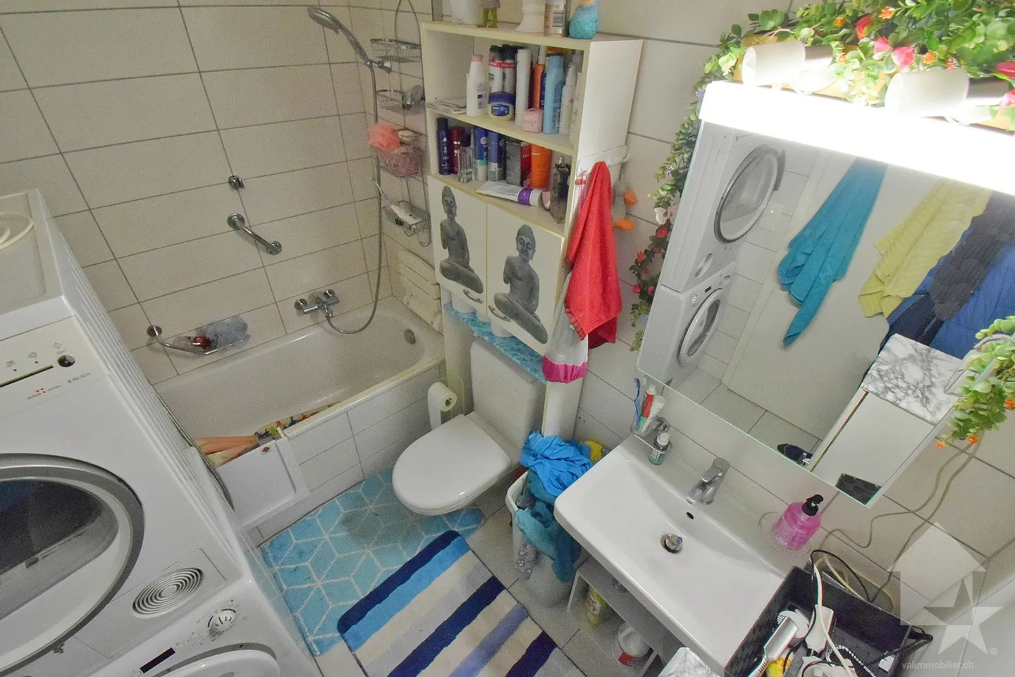 Luminoso appartamento ristrutturato di 3,5 locali con un posto auto interno - Foto 10 di 11