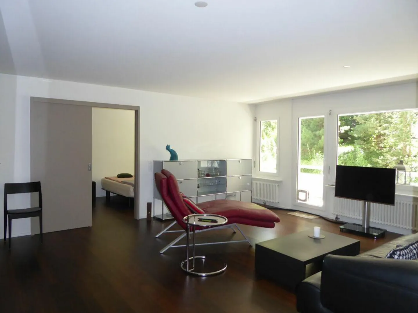 Spacious 4 1/2-room holiday apartment with balcony, terrace, and underground parking space - Photo 2 of 21