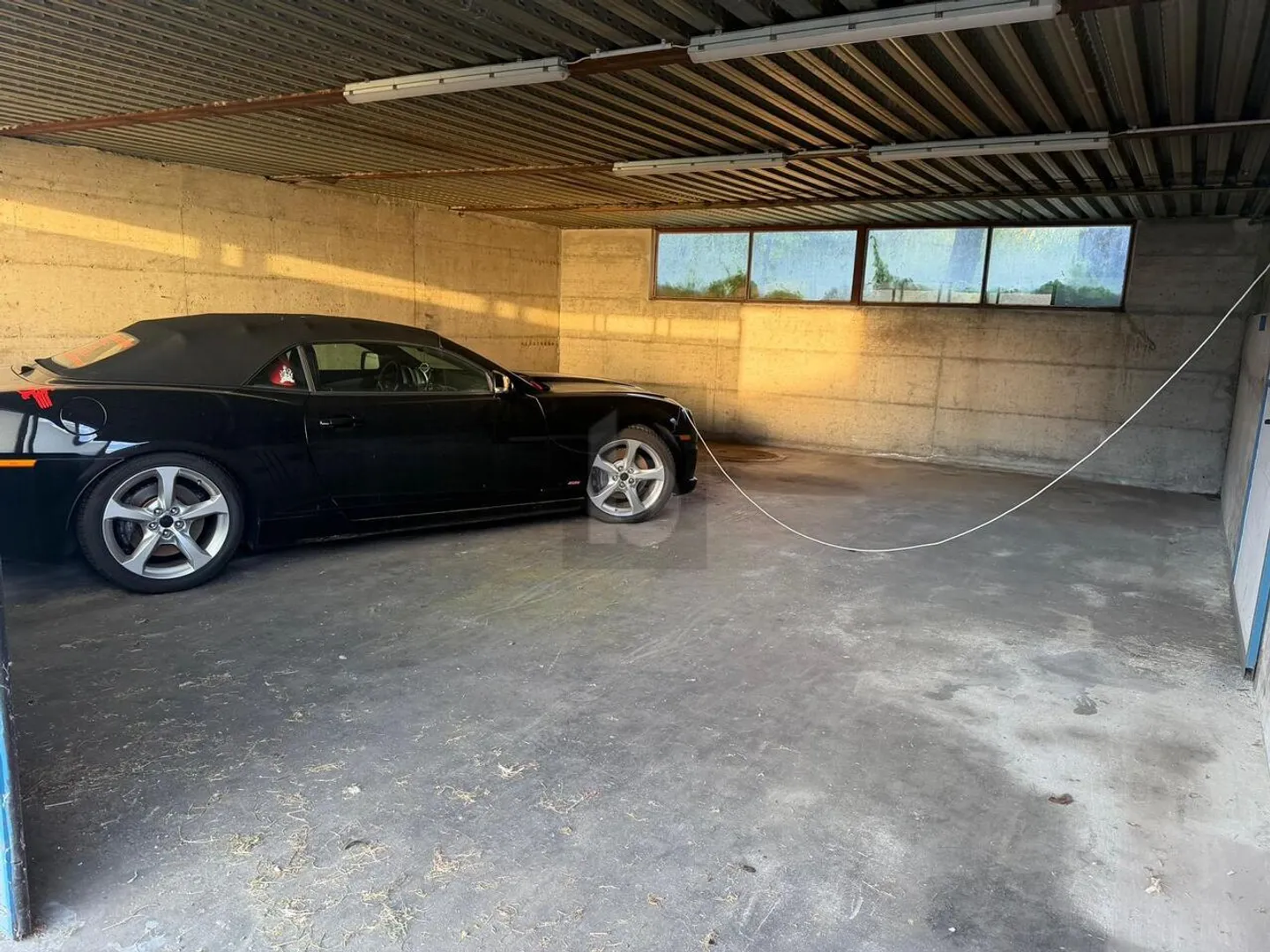 SPACIOUS AND WELL CONNECTED - Photo 4 of 5