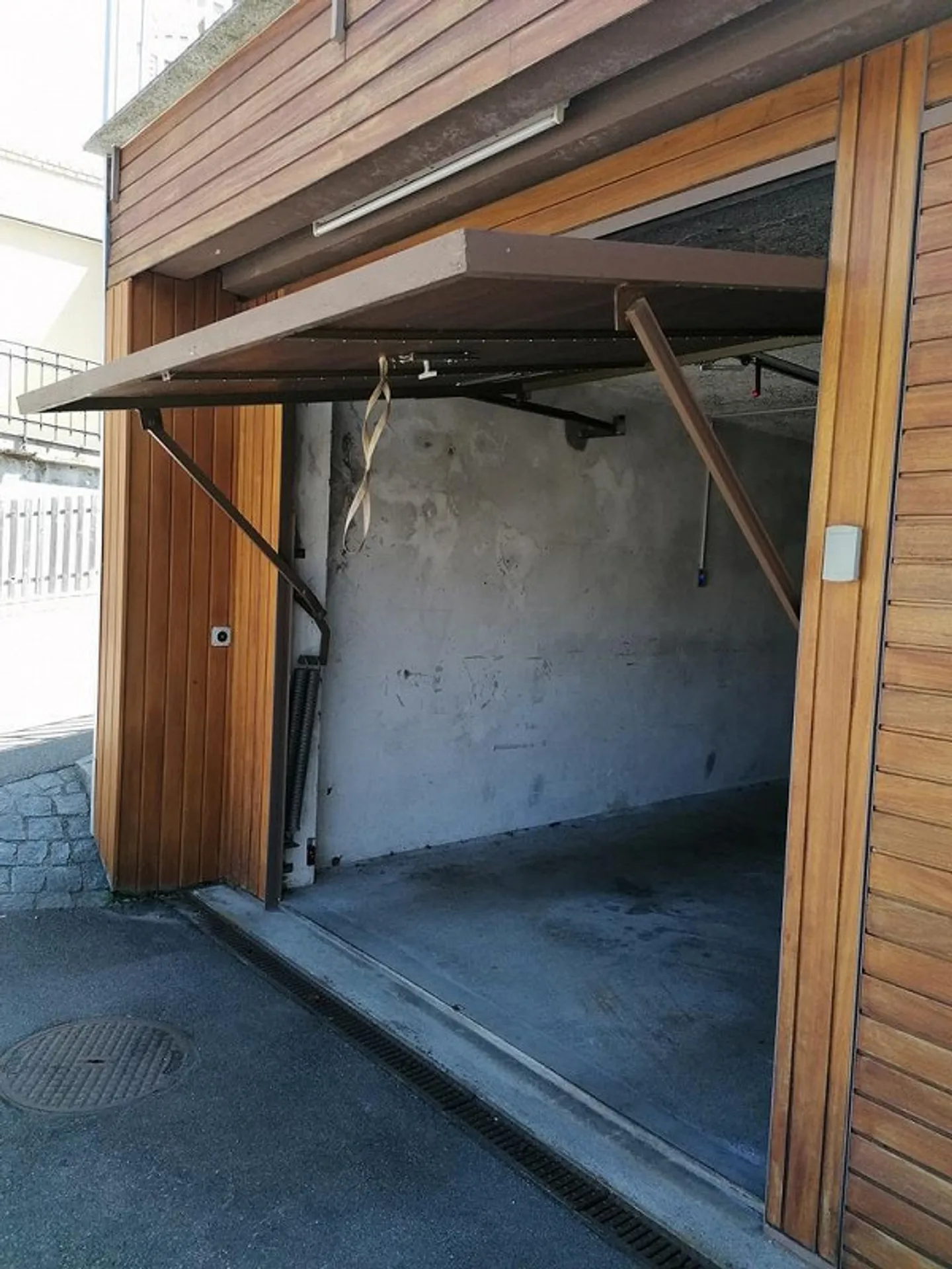 Double garage for rent at Felsenstrasse 38, St. Gallen - Photo 2 of 2