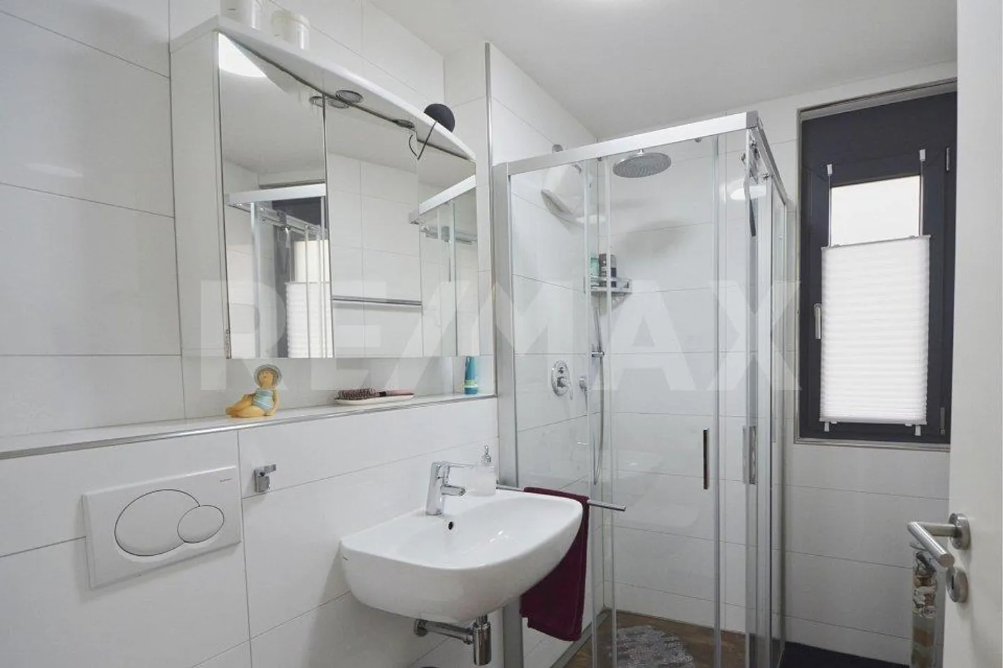 Attractive Garden Apartment in Bad Zurzach - Family Happiness or Investment Property - Photo 11 of 13