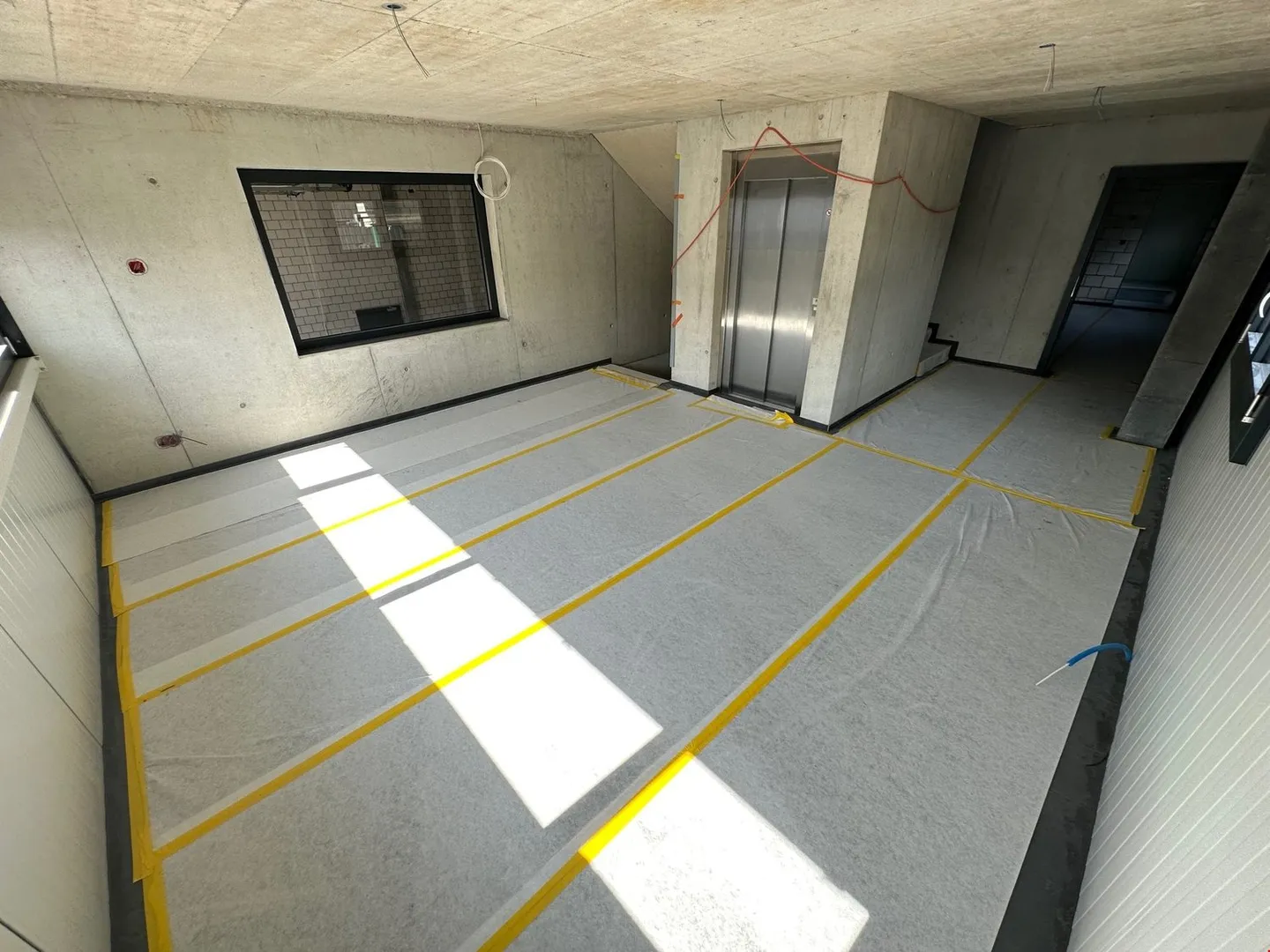 Modern office/storage spaces in new building - Photo 2 of 12