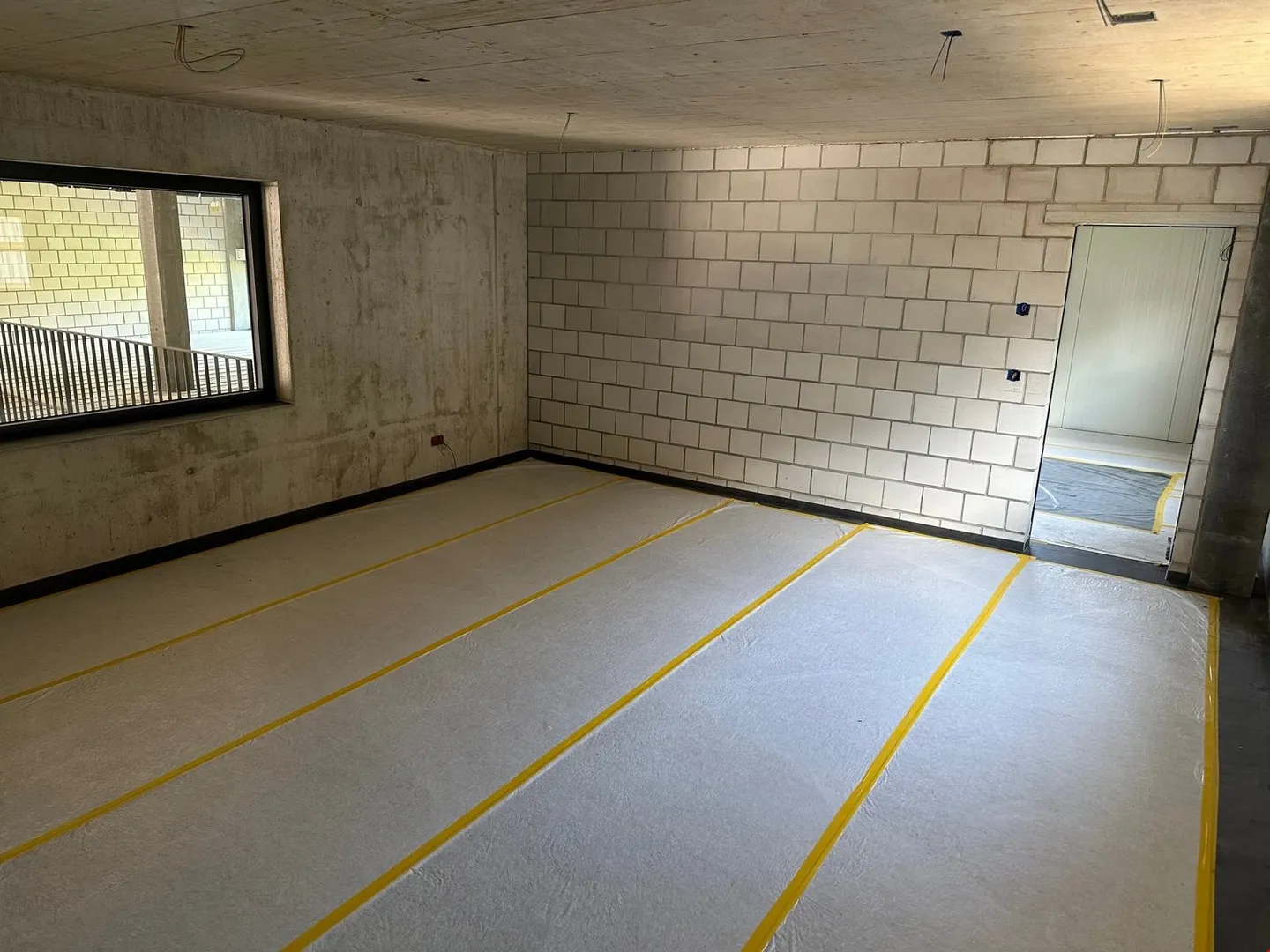 Modern office/storage spaces in new building - Photo 4 of 12