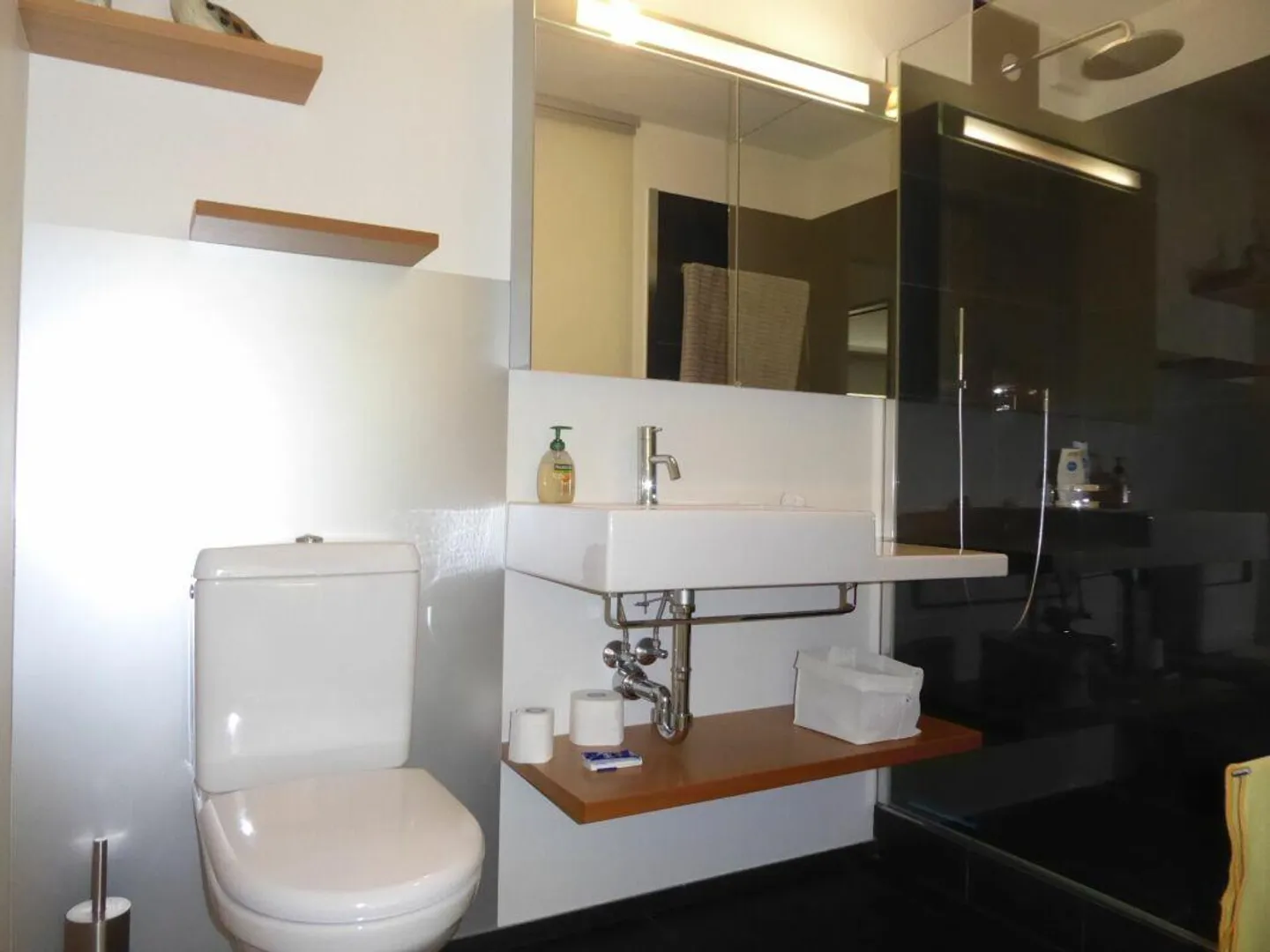 Spacious 4 1/2-room holiday apartment with balcony, terrace, and underground parking space - Photo 16 of 21