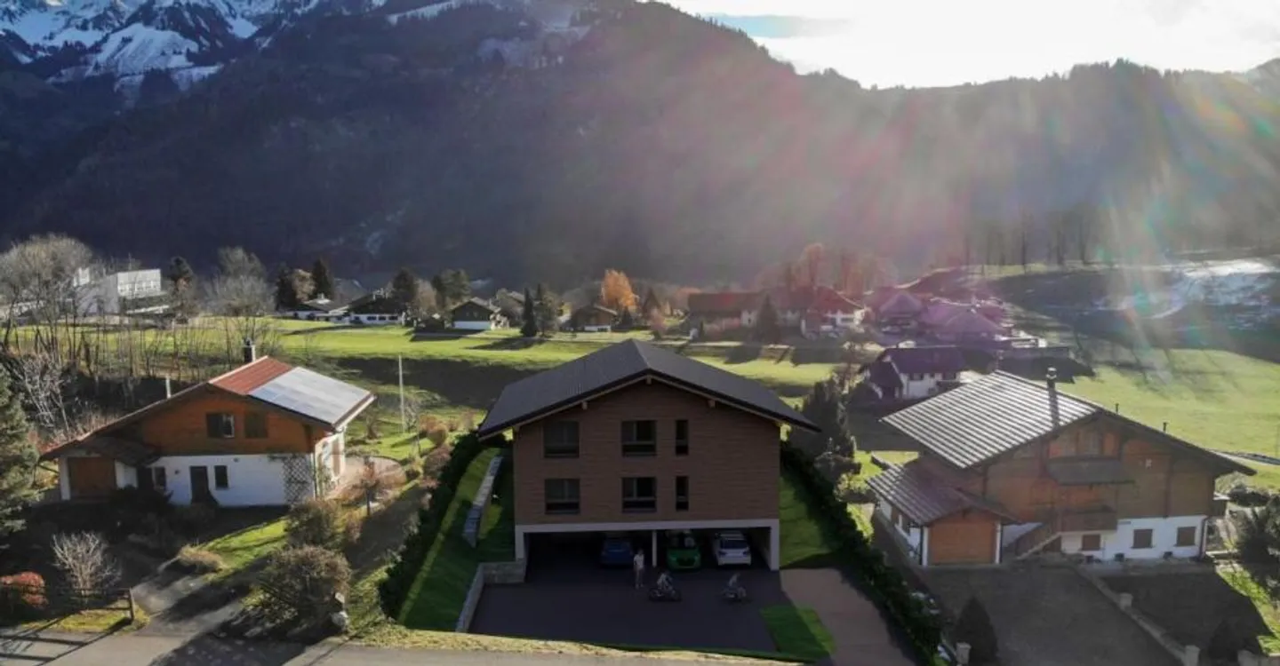 B1 - Neue 3,5-Zimmer-Wohnung im 1. Stock in Sciernes d'Albeuve - Foto 4 von 9