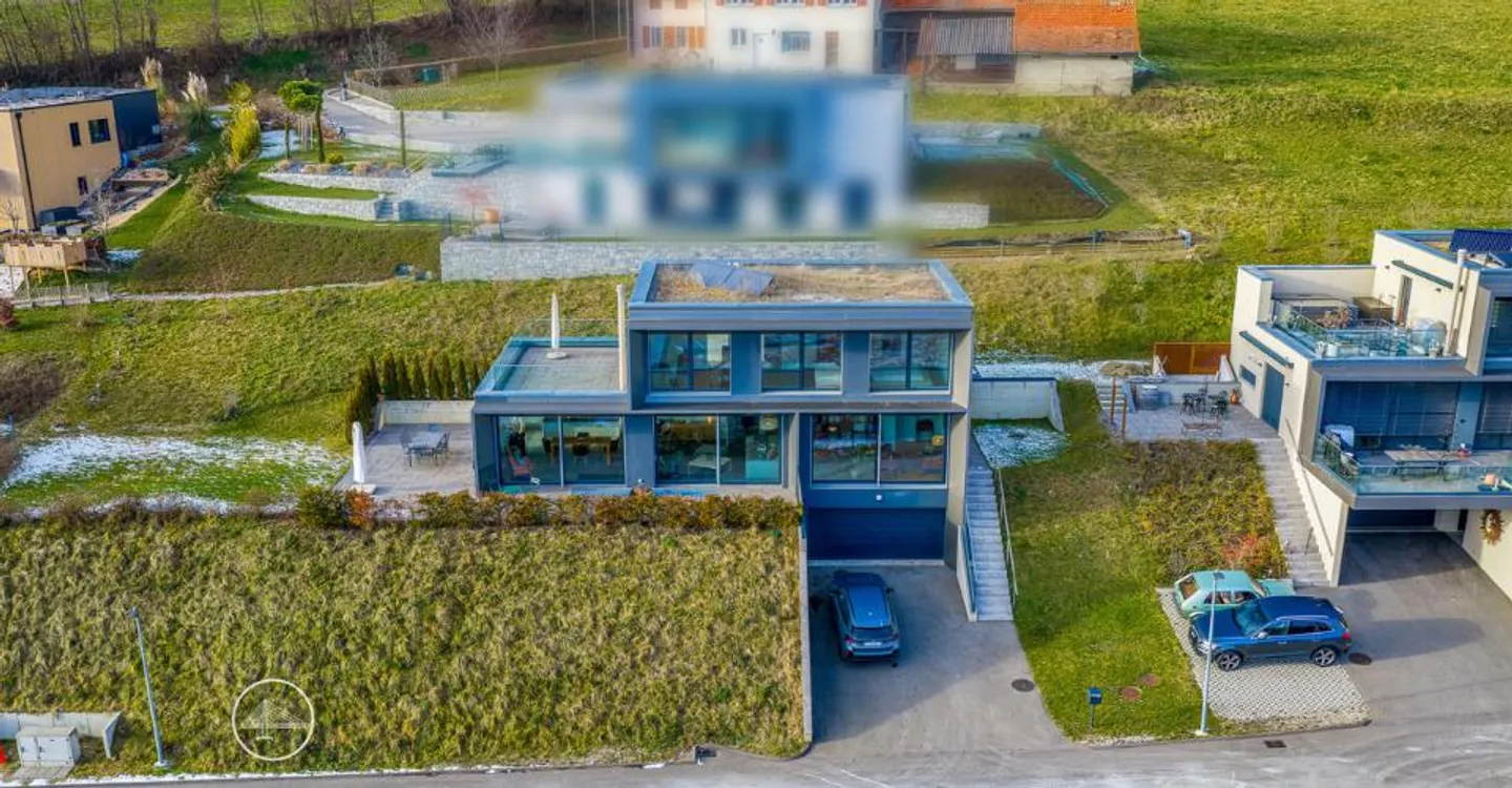 Modern Villa with Stunning Views - Photo 3 of 12