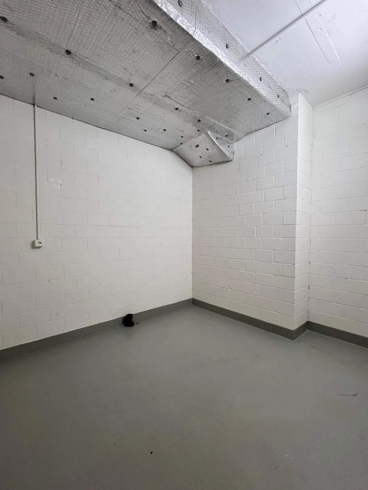 Craft/storage room for rent in Kloten - Photo 1 of 2