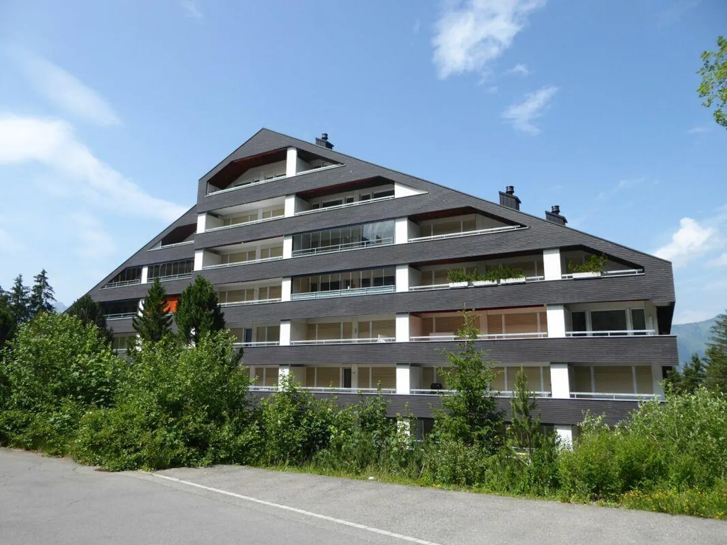 Spacious 4 1/2-room holiday apartment with balcony, terrace, and underground parking space - Photo 20 of 21