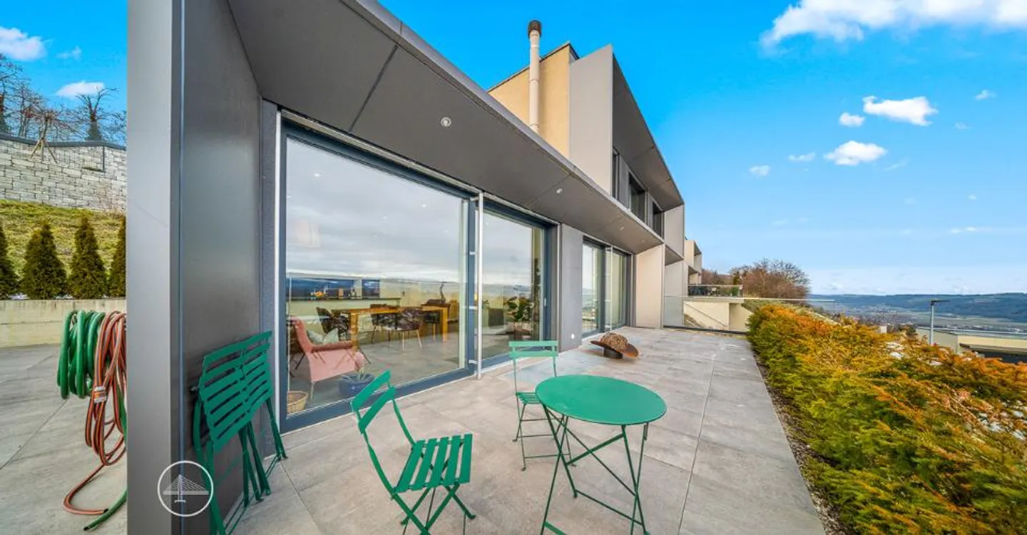 Modern Villa with Stunning Views - Photo 6 of 12