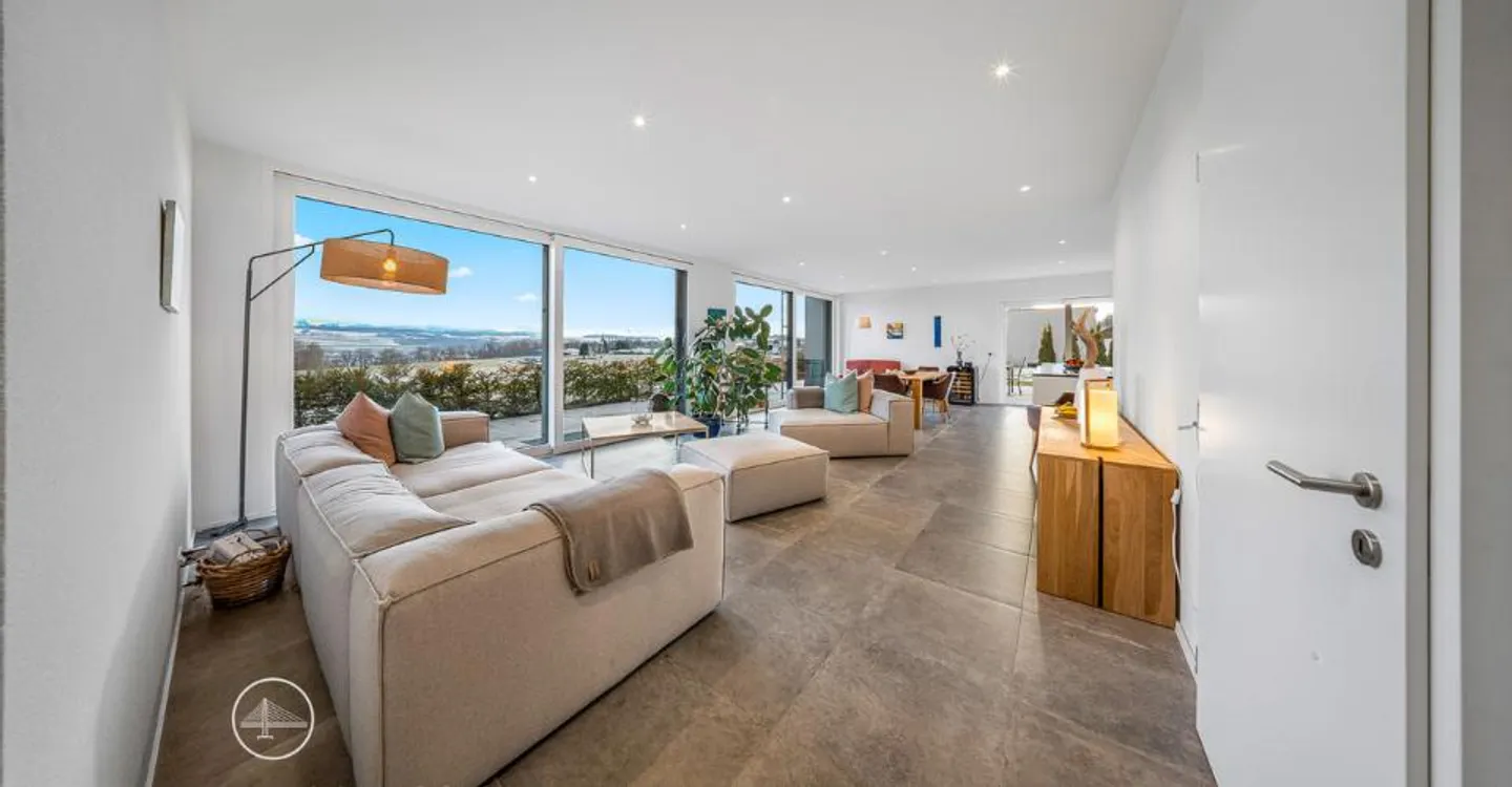 Modern Villa with Stunning Views - Photo 10 of 12
