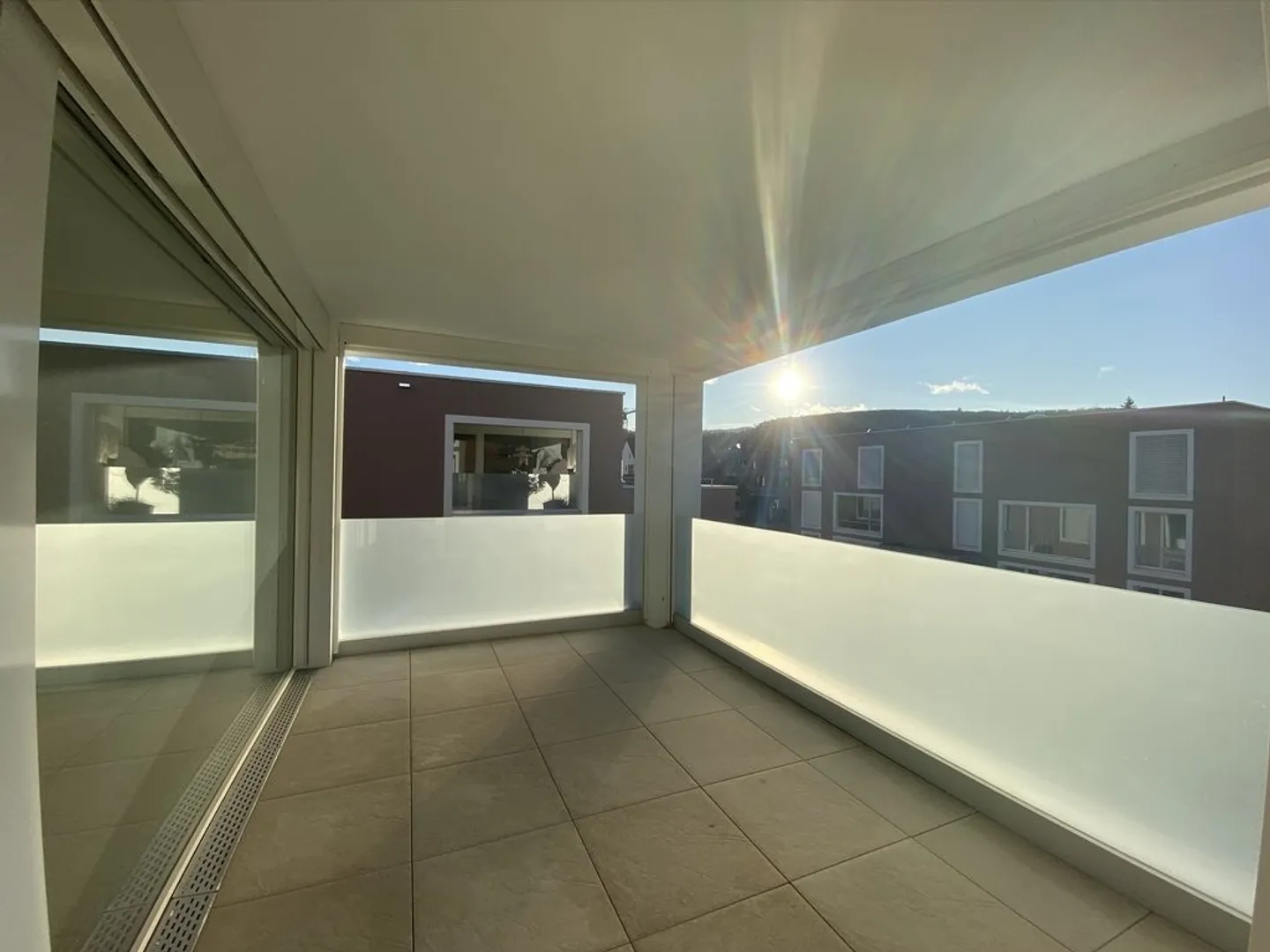 Modern and bright living in a central location in Laufen - Photo 5 of 8