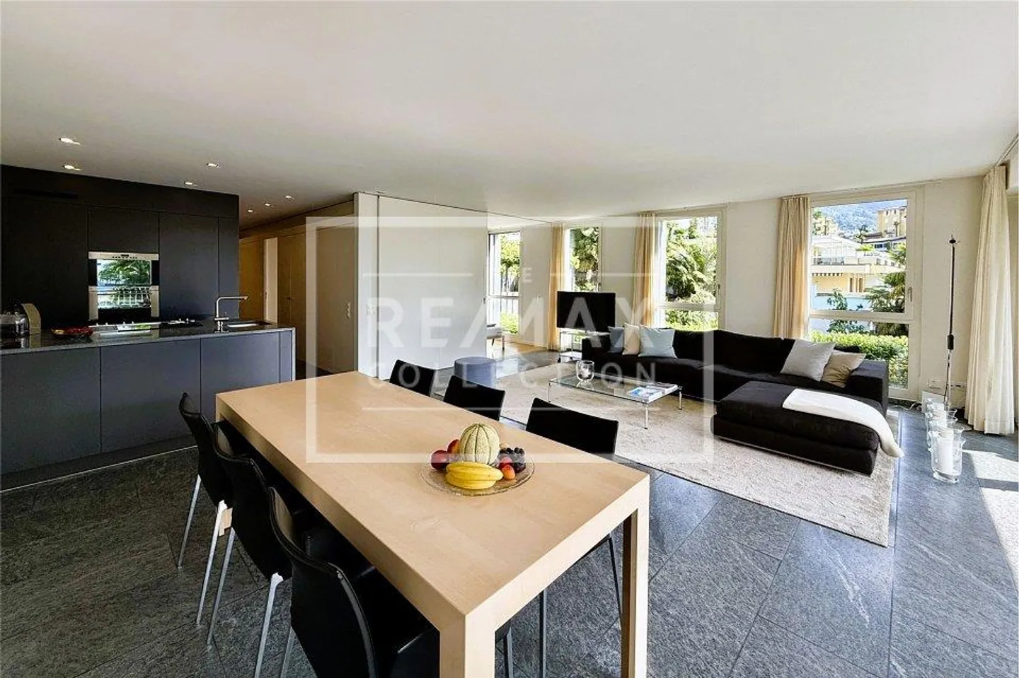 3.5 Room Apartment - Photo 3 of 13