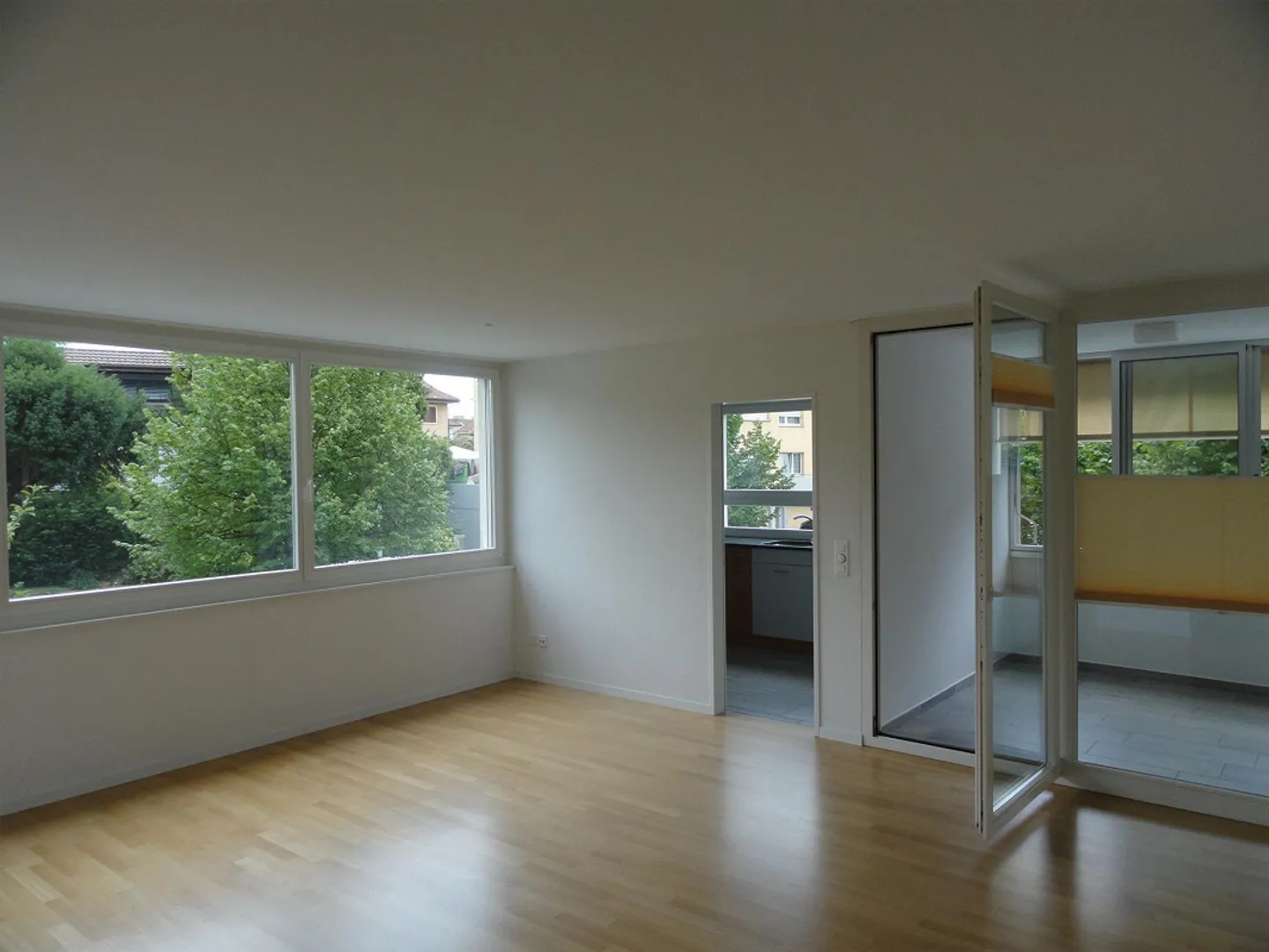 Appartamento moderno di 2,5 locali in posizione centrale a Wettingen - Foto 1 di 9