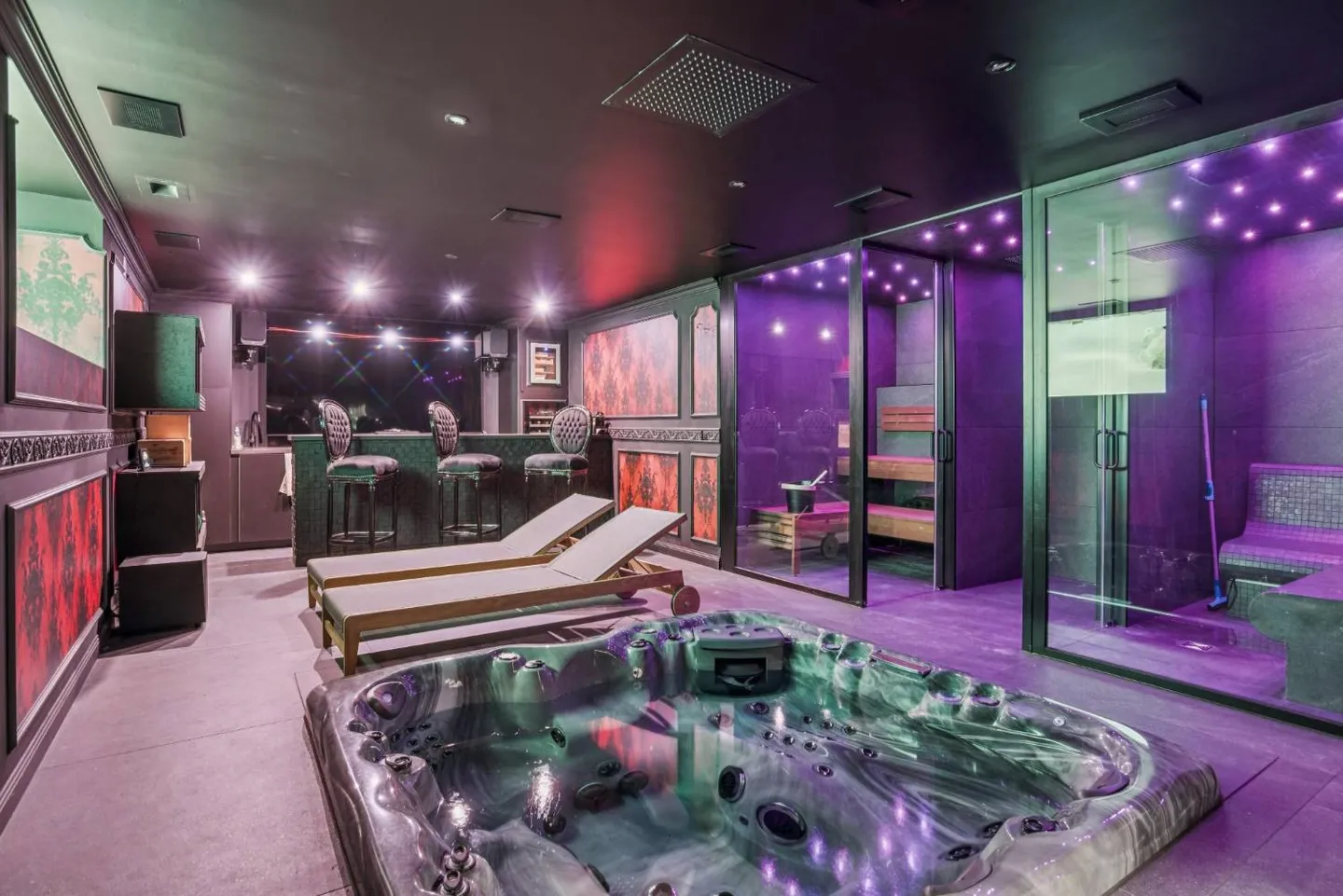 Propriété extraordinaire en PPE avec piscine et spa - Photo 12 sur 13