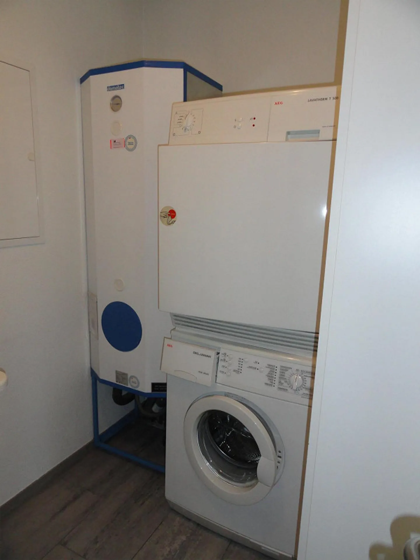 Appartamento moderno di 2,5 locali in posizione centrale a Wettingen - Foto 8 di 9