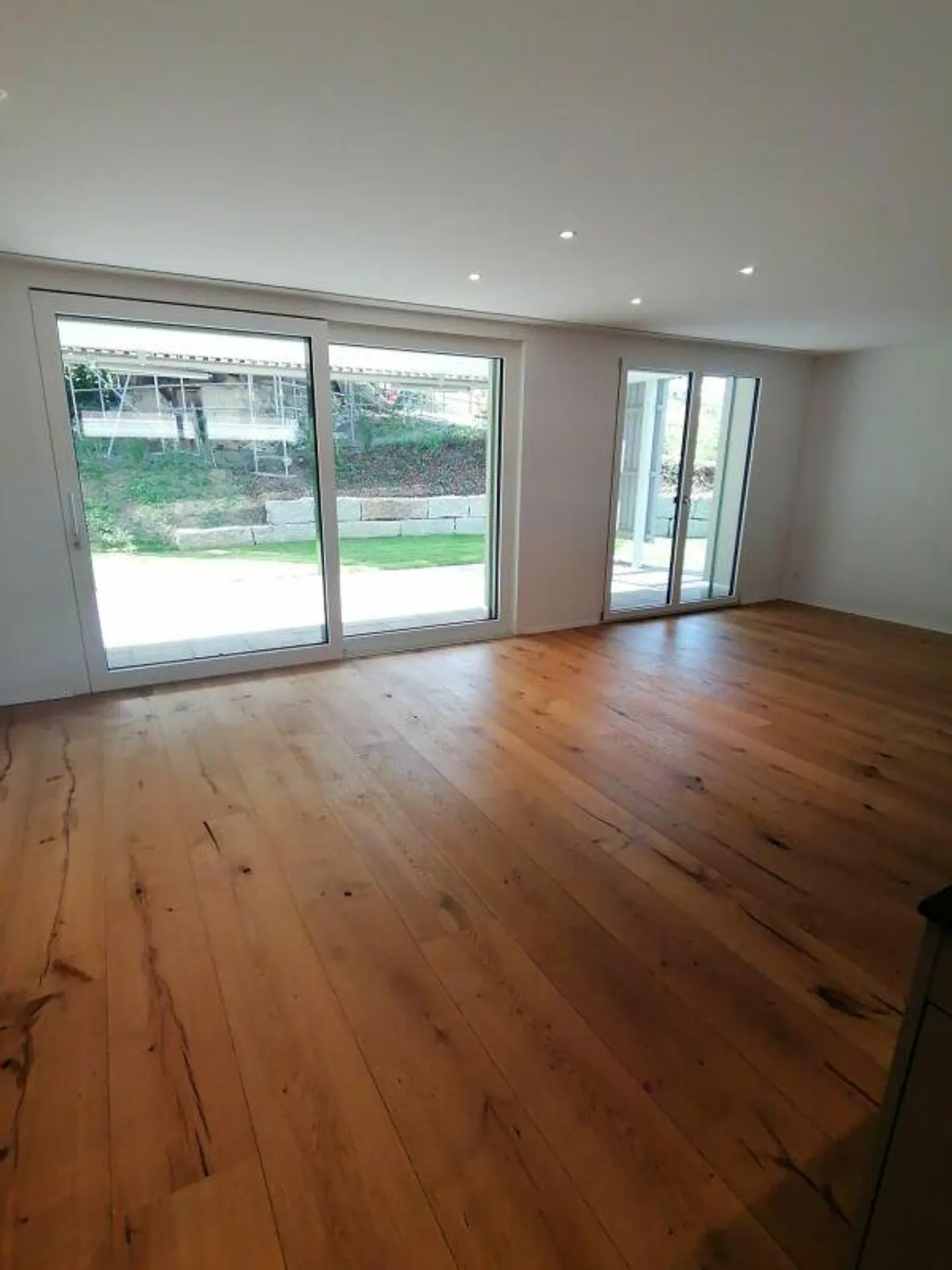 Modern 3.5-room garden apartment in a quiet location - Photo 2 of 11