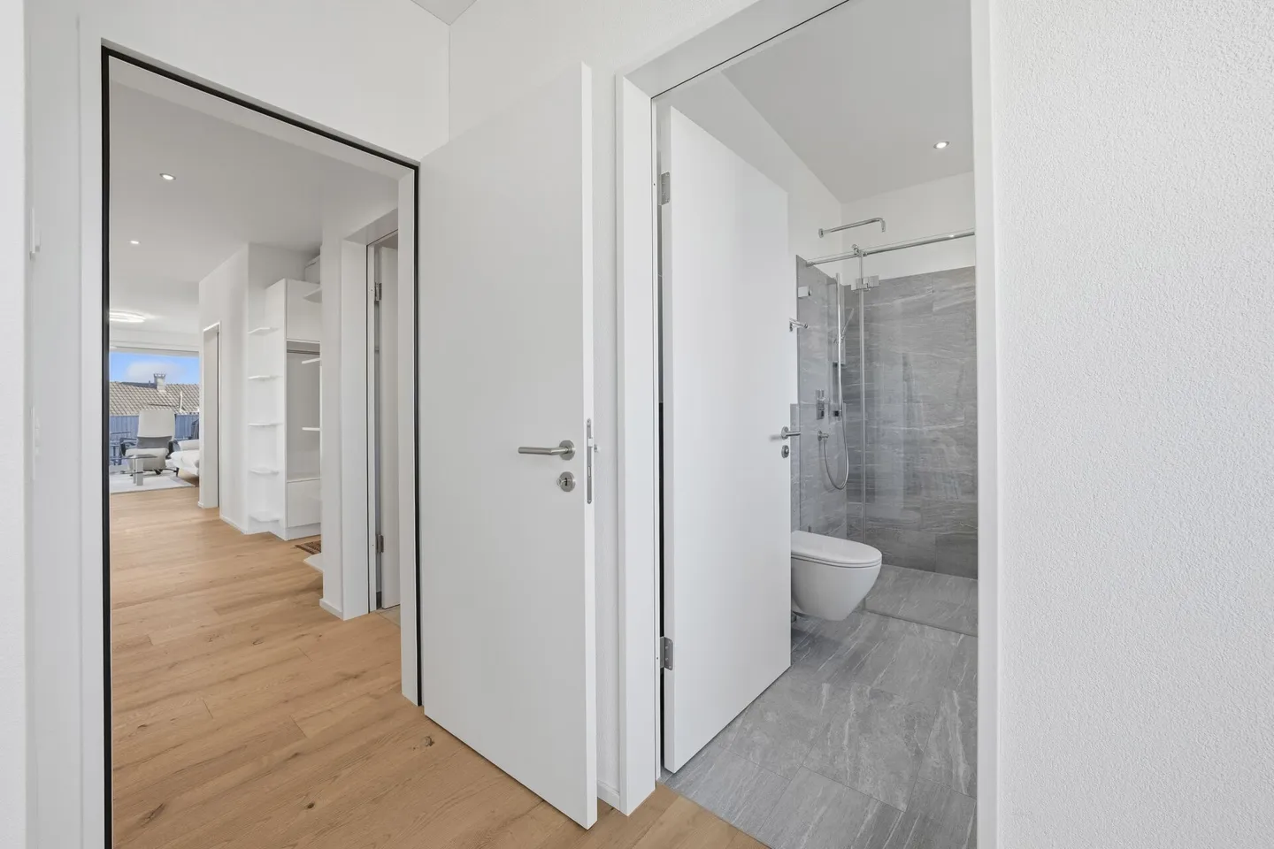 Penthouse jewel with 76m² terrace and panoramic view - Photo 8 of 12