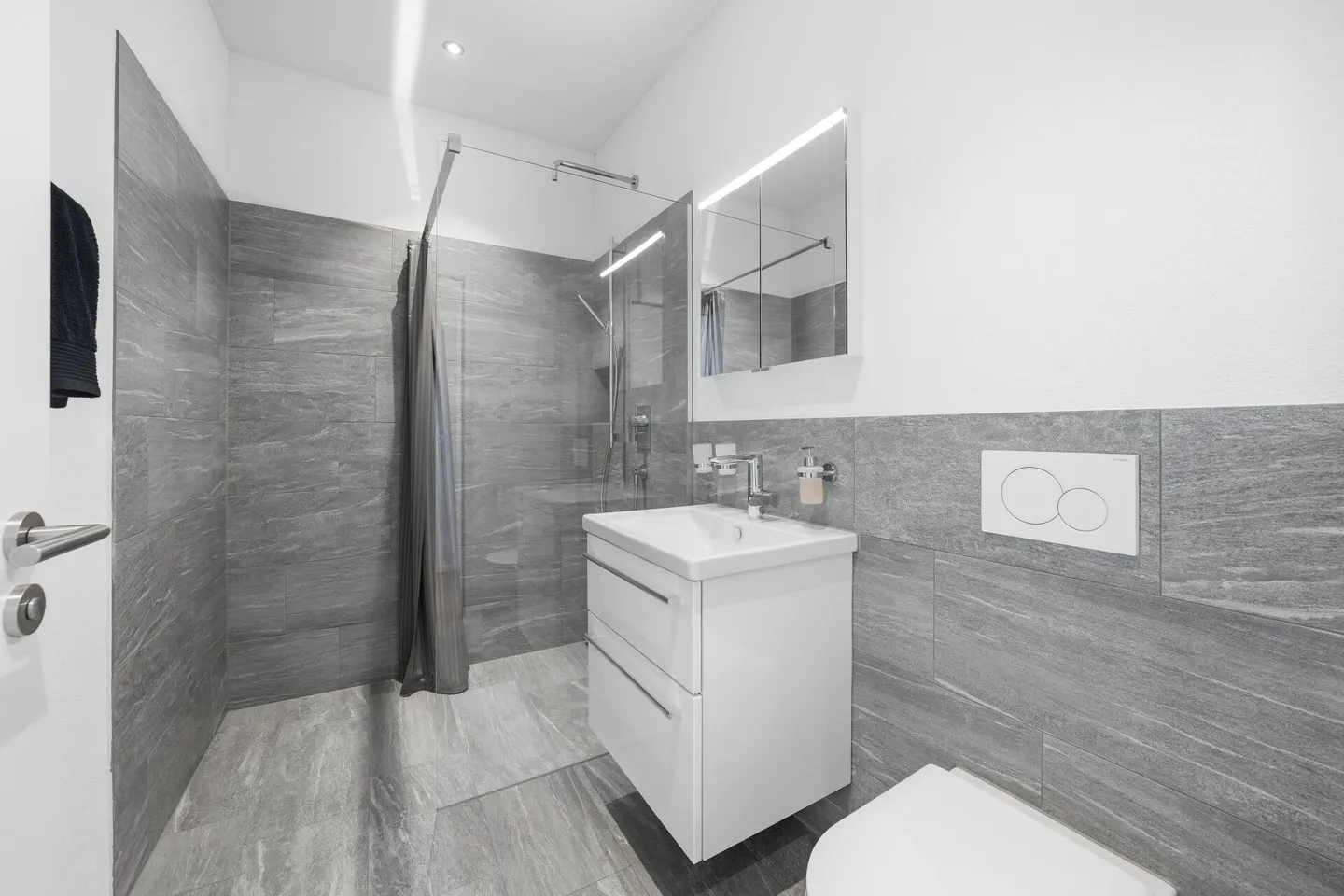 Penthouse jewel with 76m² terrace and panoramic view - Photo 11 of 12